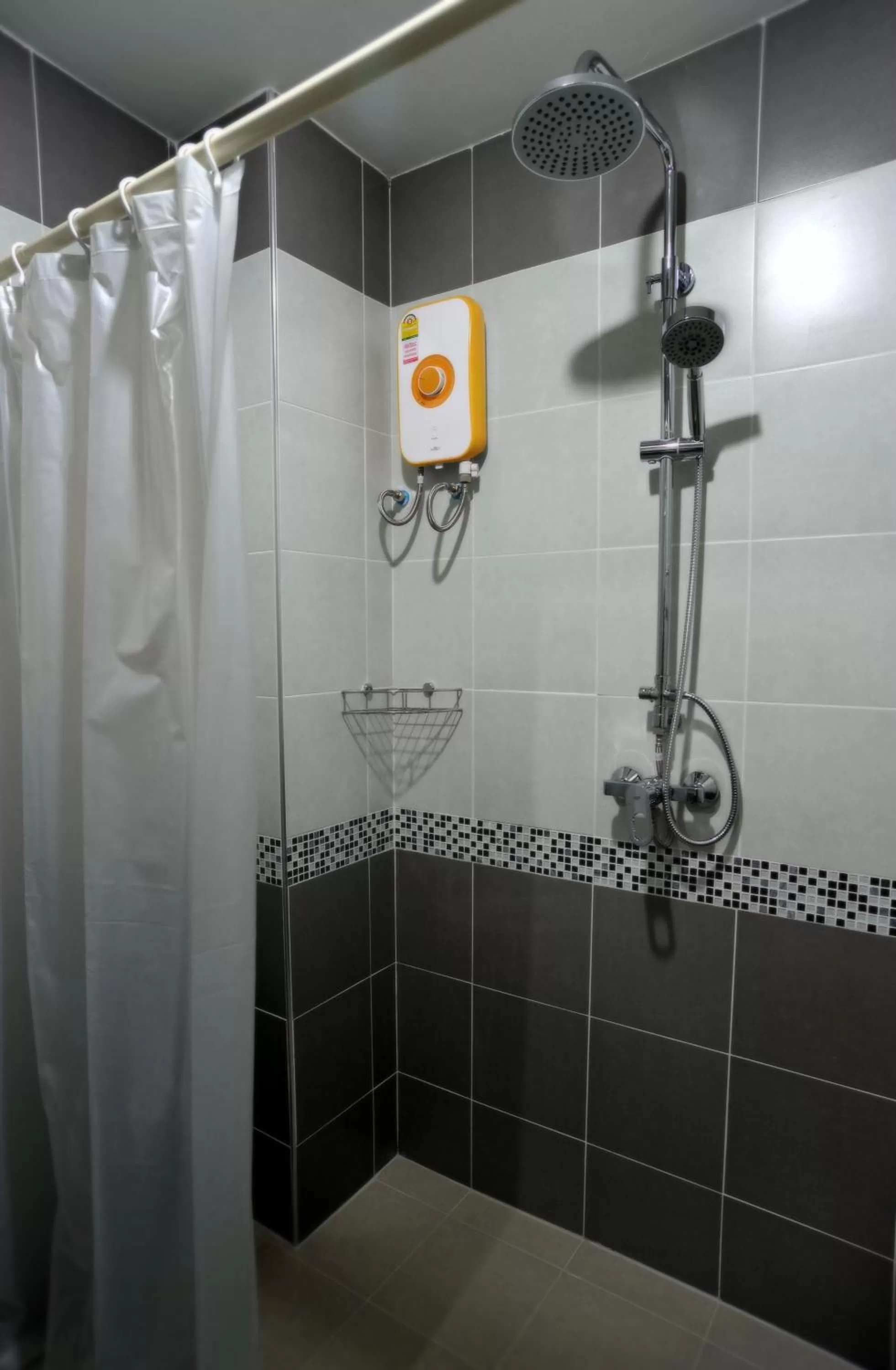 Shower in Suppamitr Villa Hotel