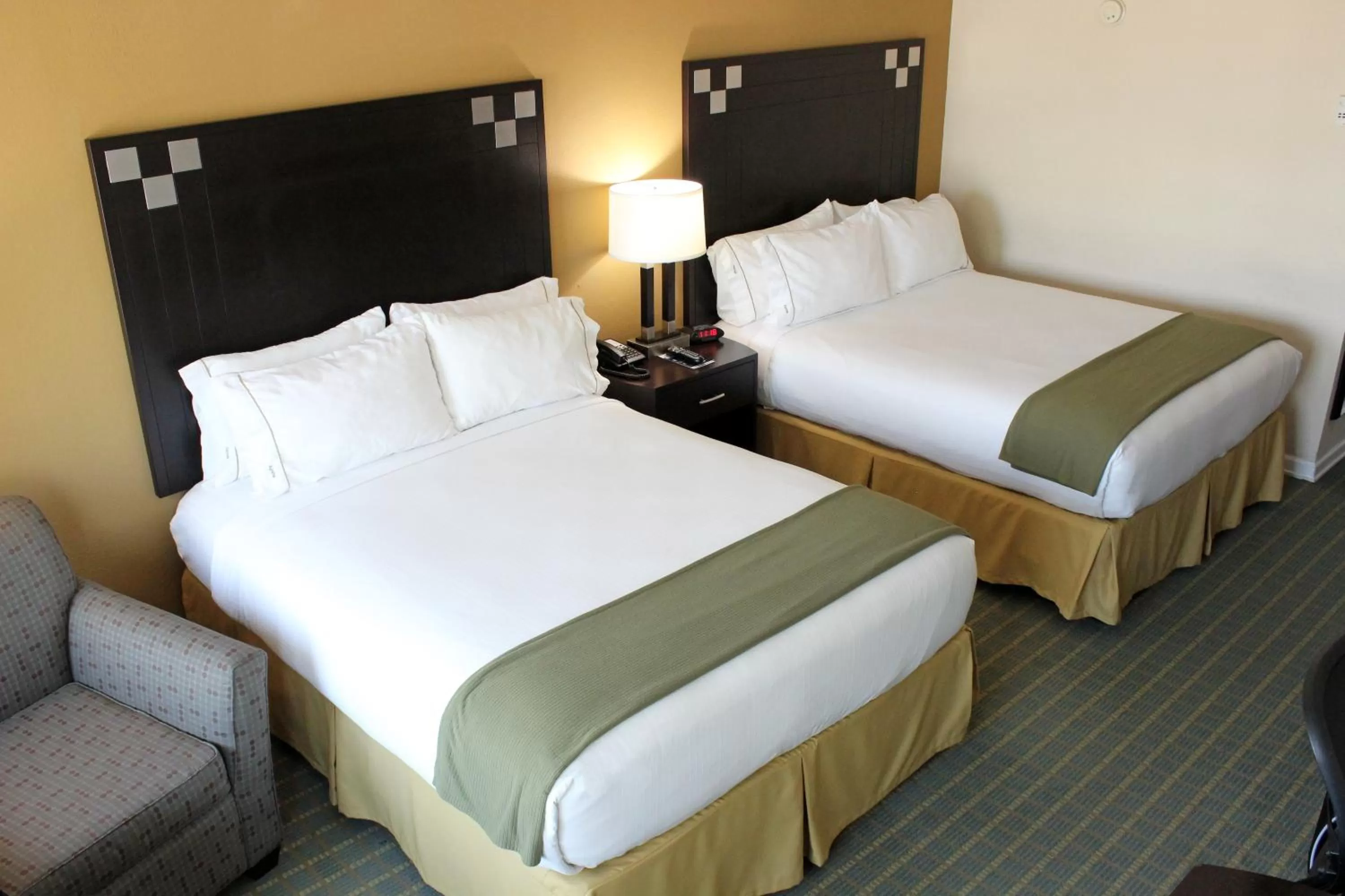 Bed in Holiday Inn Express & Suites - Van Horn by IHG