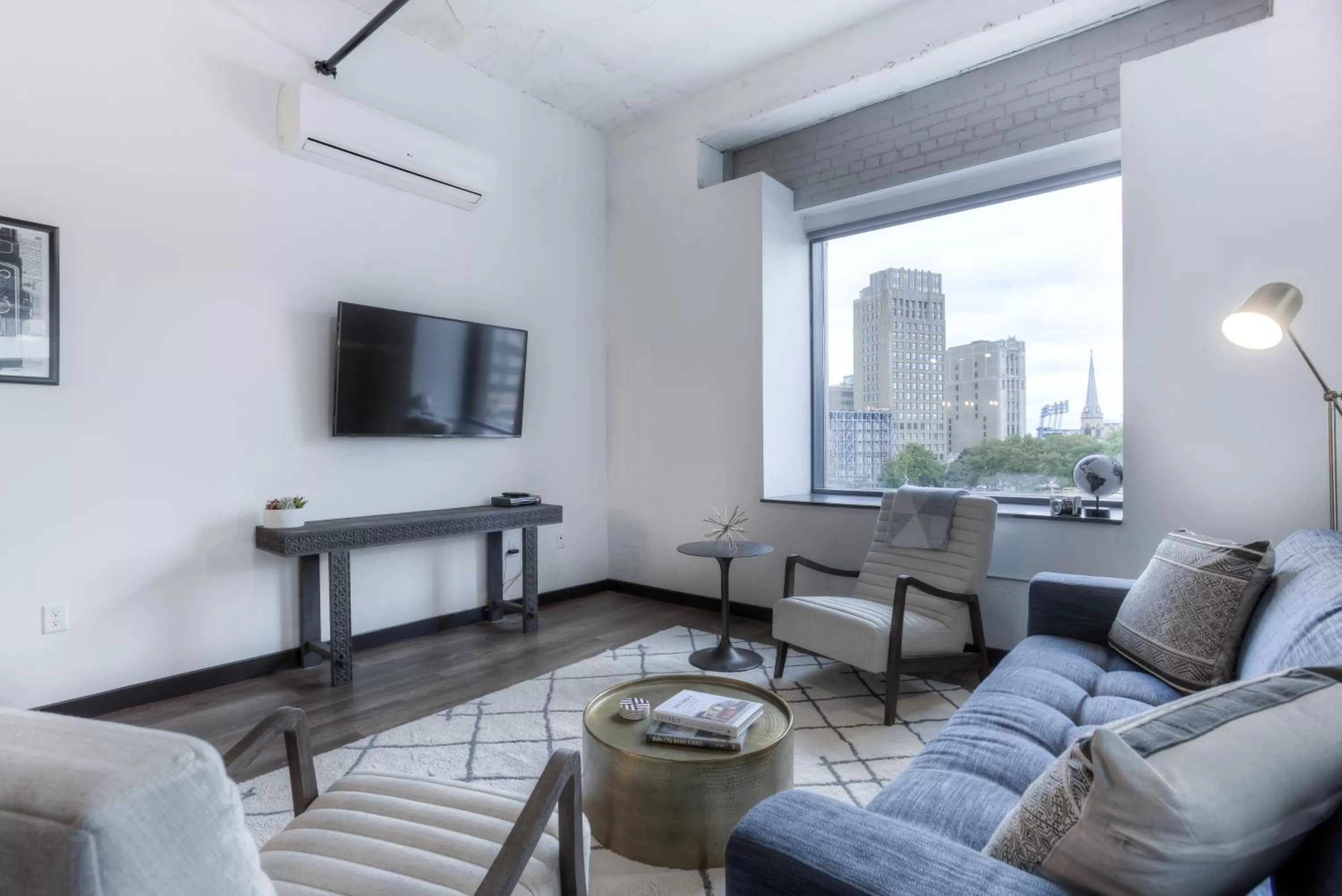 Living room, Seating Area in Mint House Detroit - Times Square