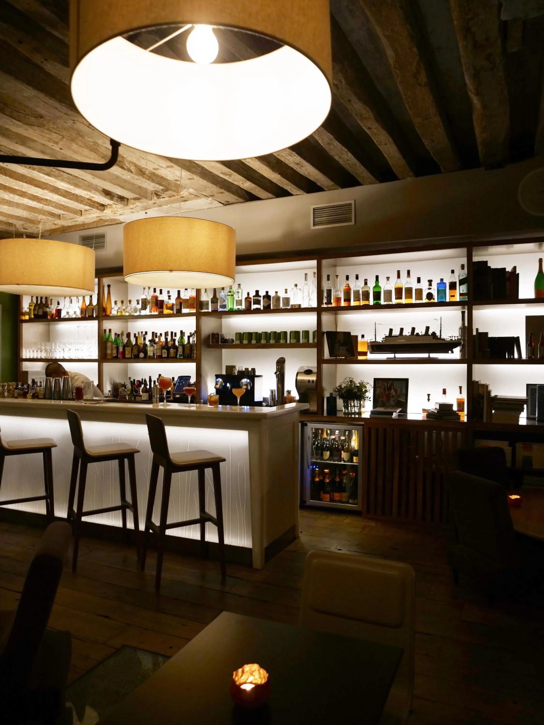 Lounge or bar in Hôtel Jules & Jim
