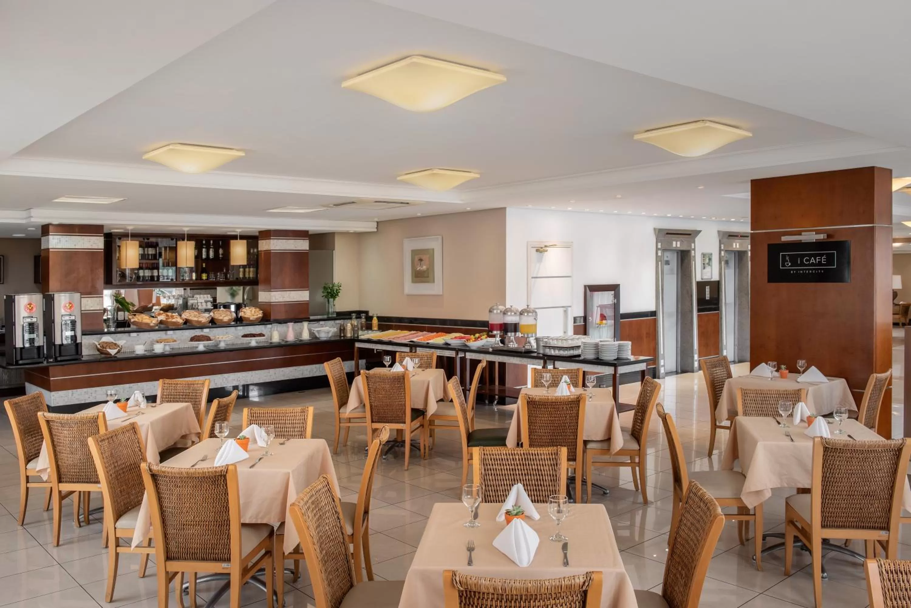 Restaurant/places to eat in Intercity Florianopolis