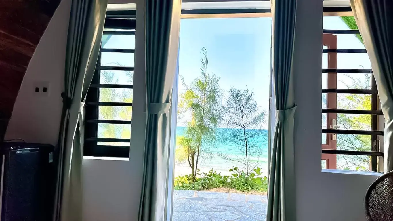 Family Deluxe Bungalow with Sea View in Hoa Loi resort, Song Cau-Phu Yen Family Deluxe Bungalow with Sea View in Hoa Loi resort, Song Cau-Phu Yen