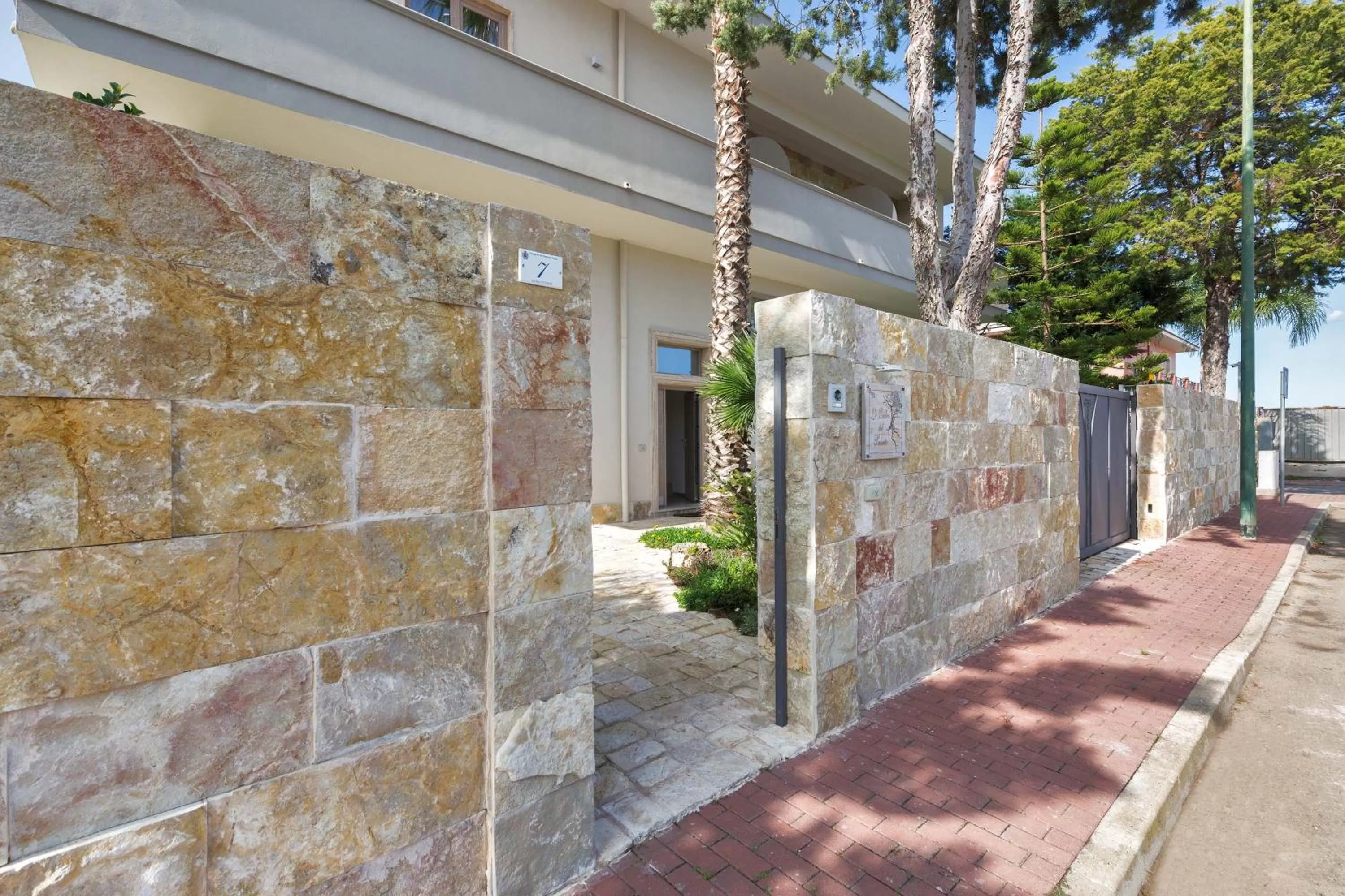 Facade/entrance in B&B Le Radici del Salento Luxury Rooms