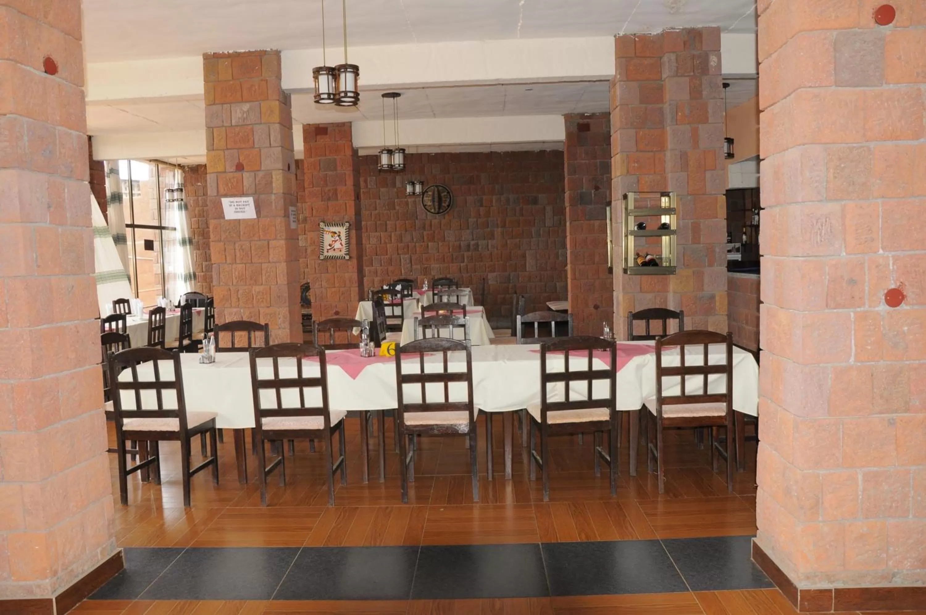 Restaurant/places to eat in Panoramic View Hotel