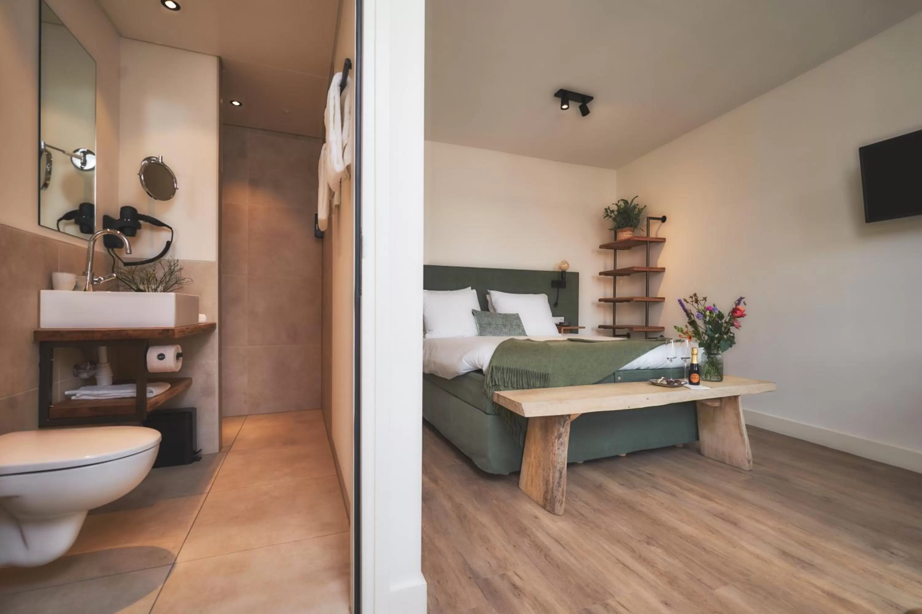 Bathroom in Dorpsherberg De Roskam