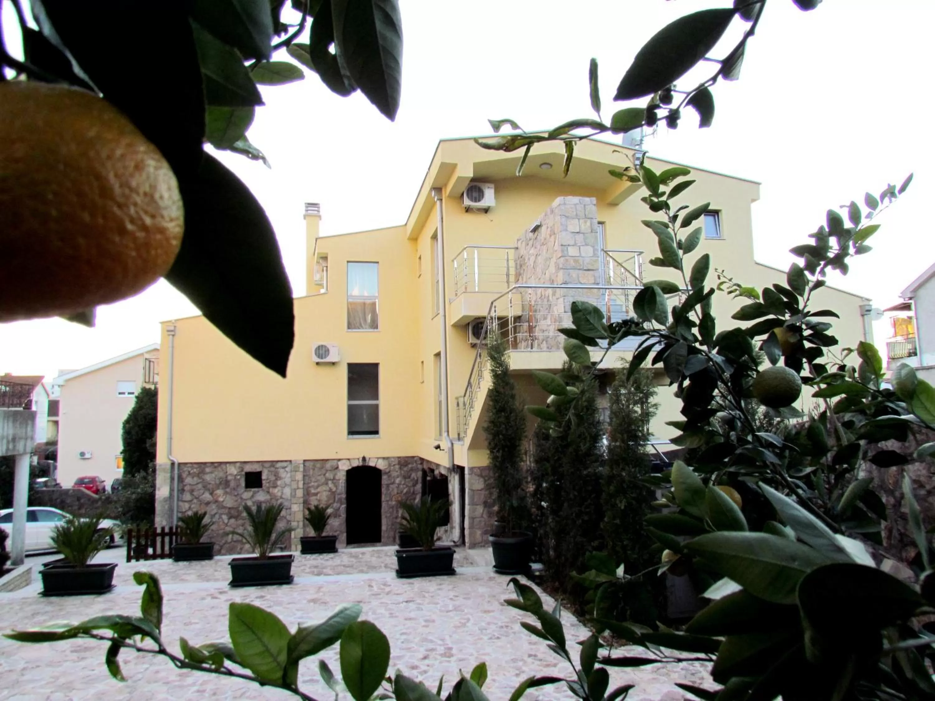 Facade/entrance in Hotel Crnogorska Kuća