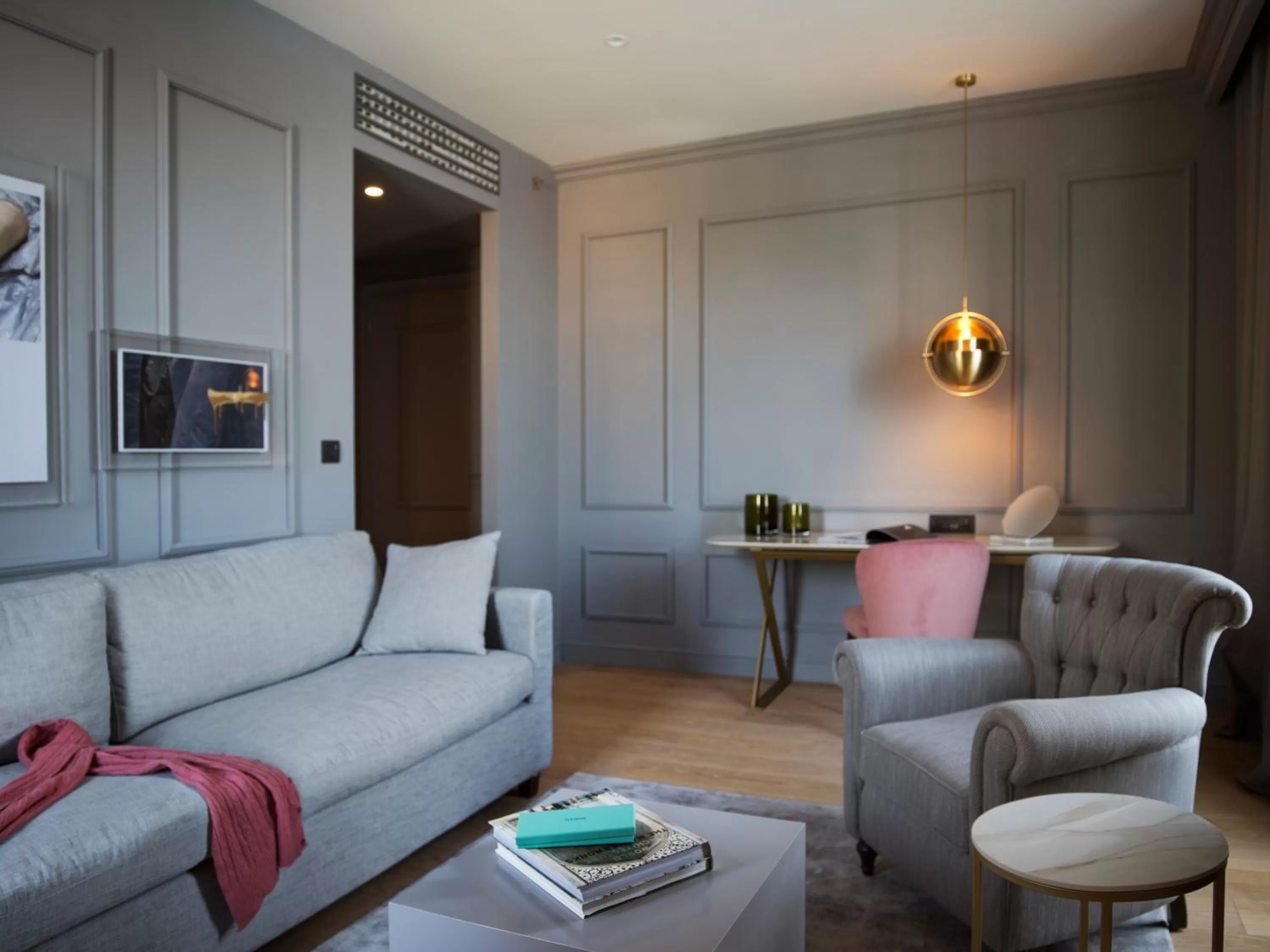 Seating area in Hotel Excelsior