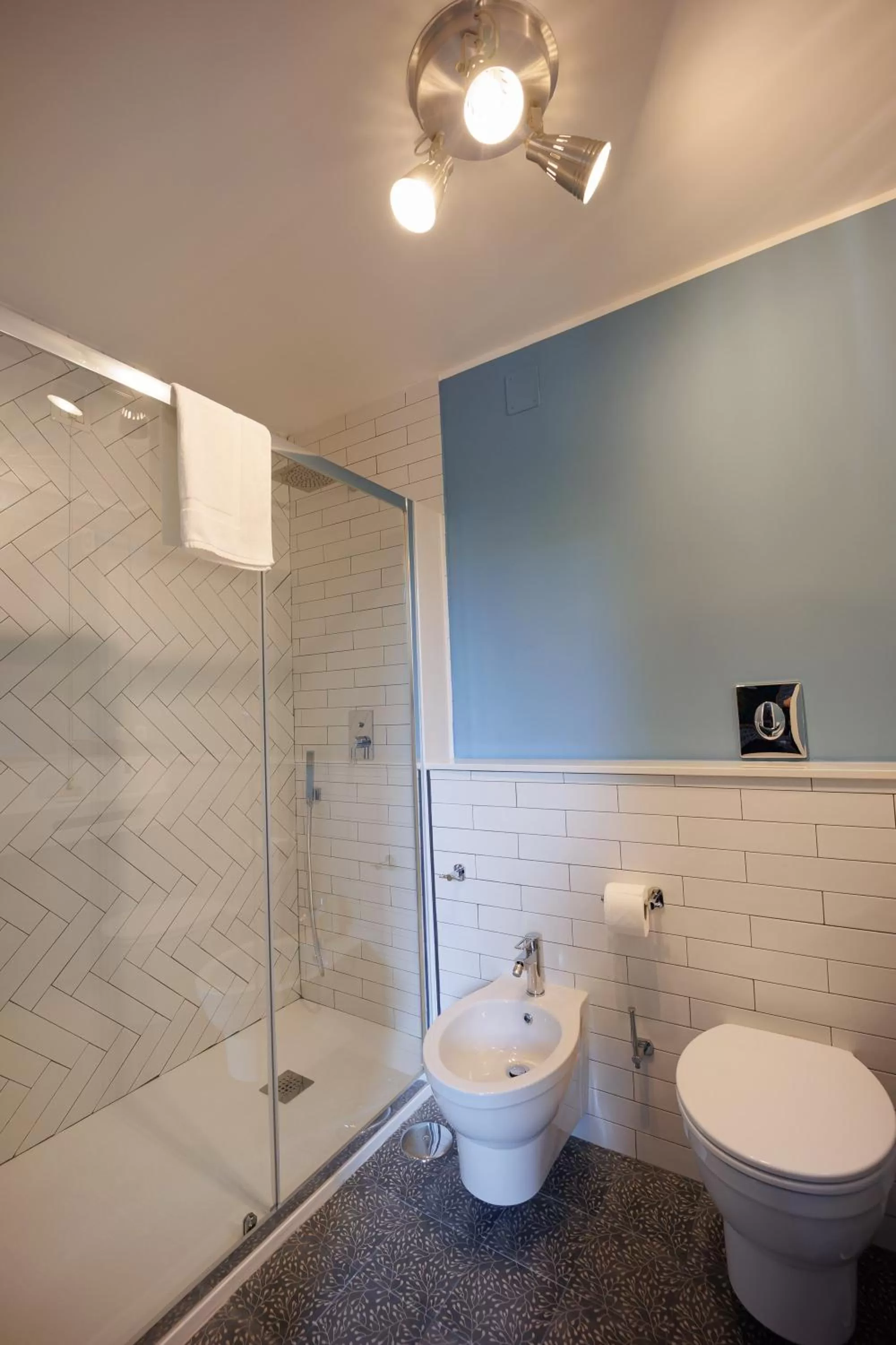 Bathroom in The Bellini House by House In Naples