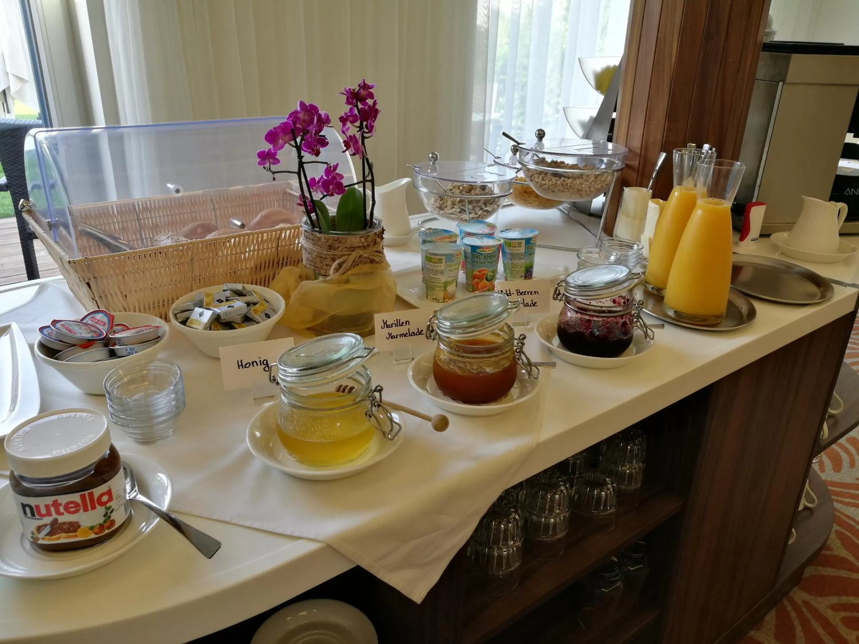 Dining area in Pension Laa Natura