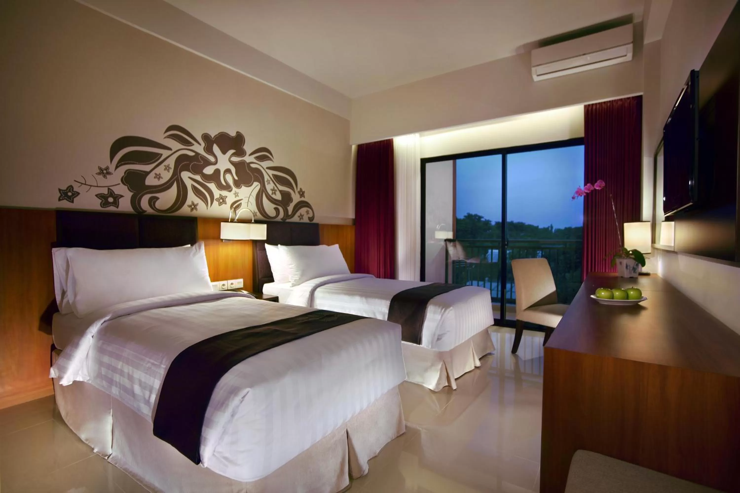 Photo of the whole room, Bed in Aston Bojonegoro City Hotel