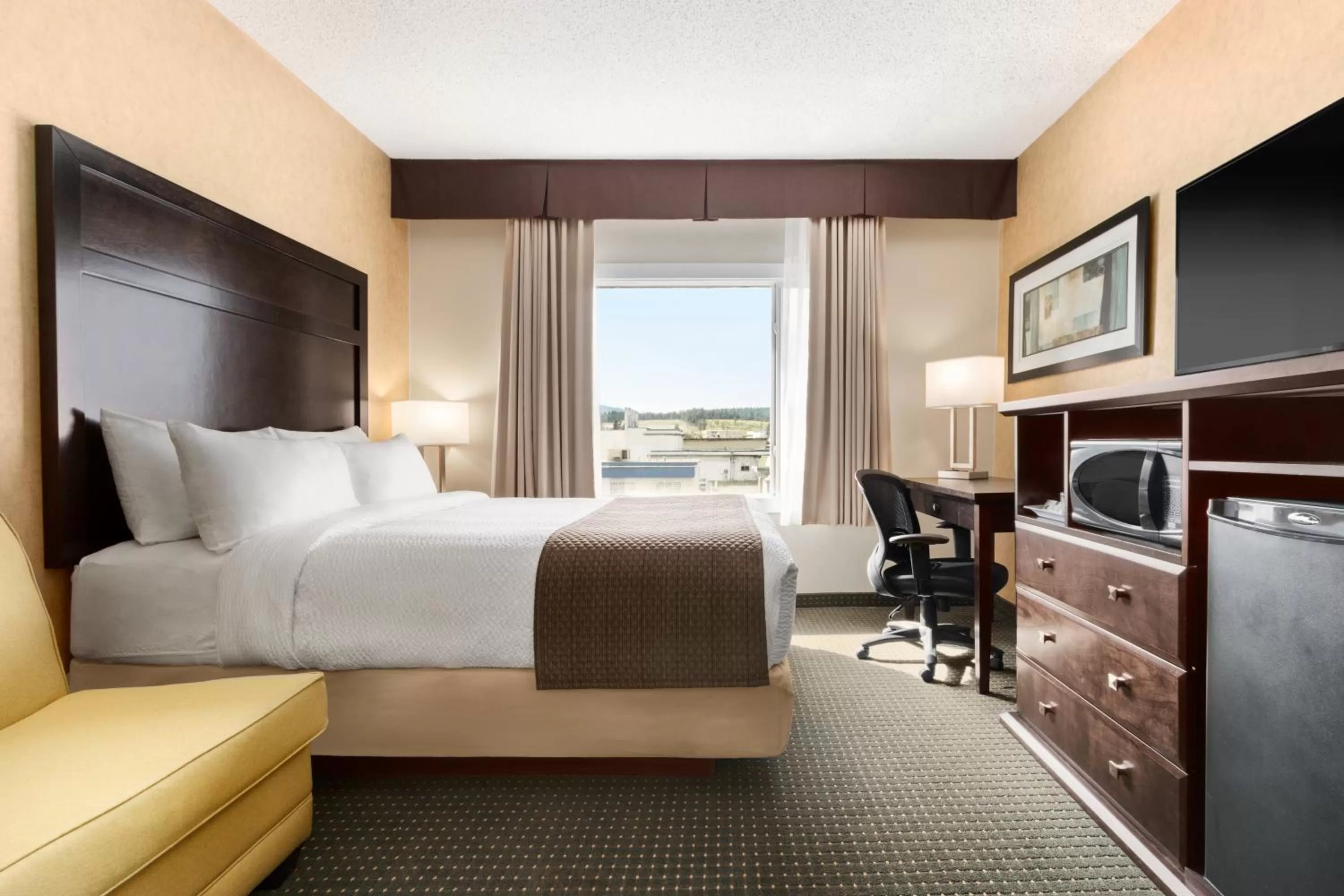 Bed in Days Inn by Wyndham Cranbrook Conference Centre