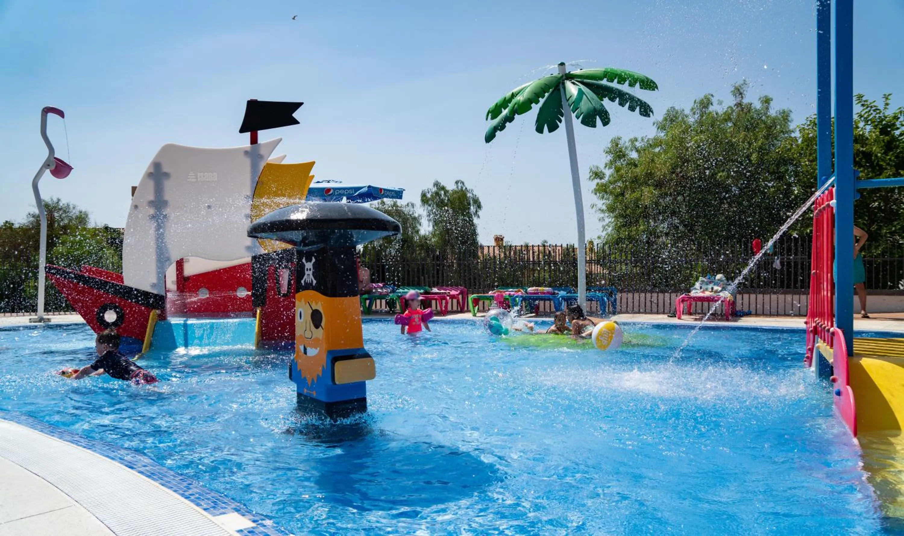 Swimming pool in Medplaya Hotel Bali