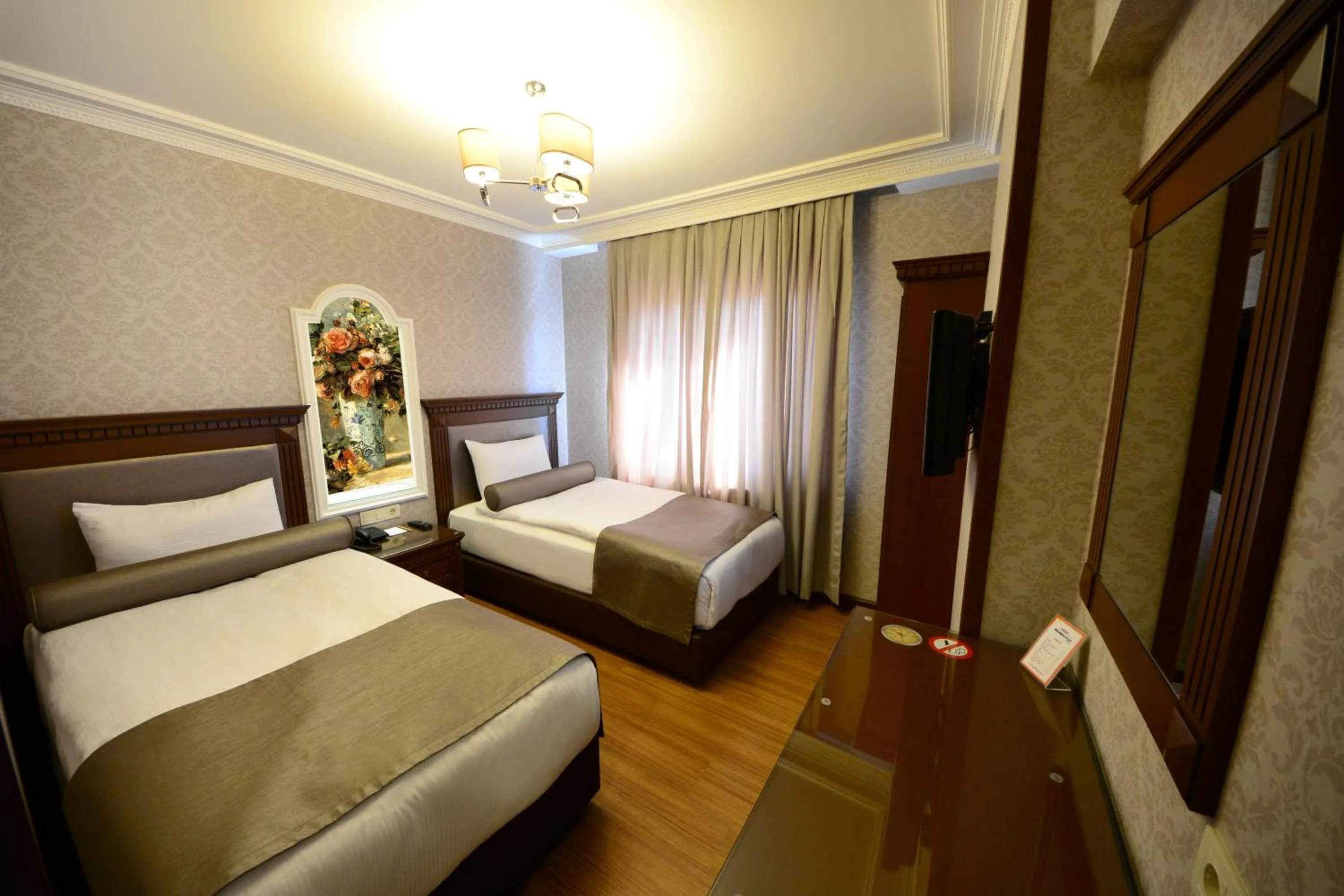 Photo of the whole room, Bed in Grand Bazaar Hotel