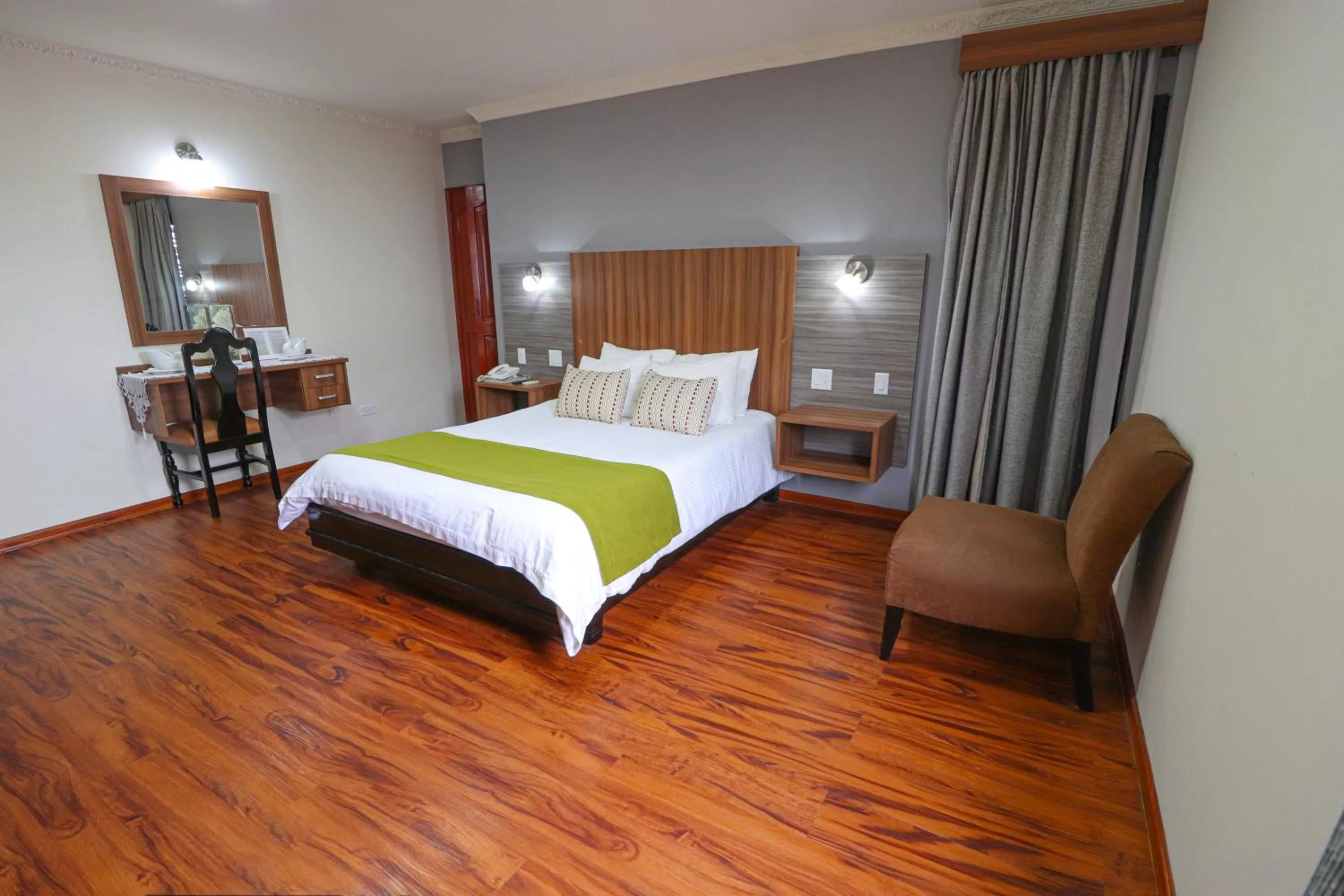 Bed in Hotel Puerta del Sol