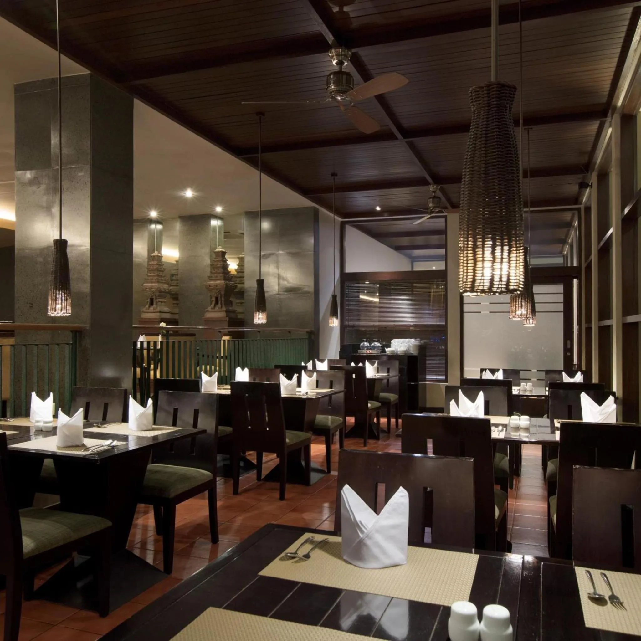 Restaurant/places to eat in Hotel Santika Premiere Malang