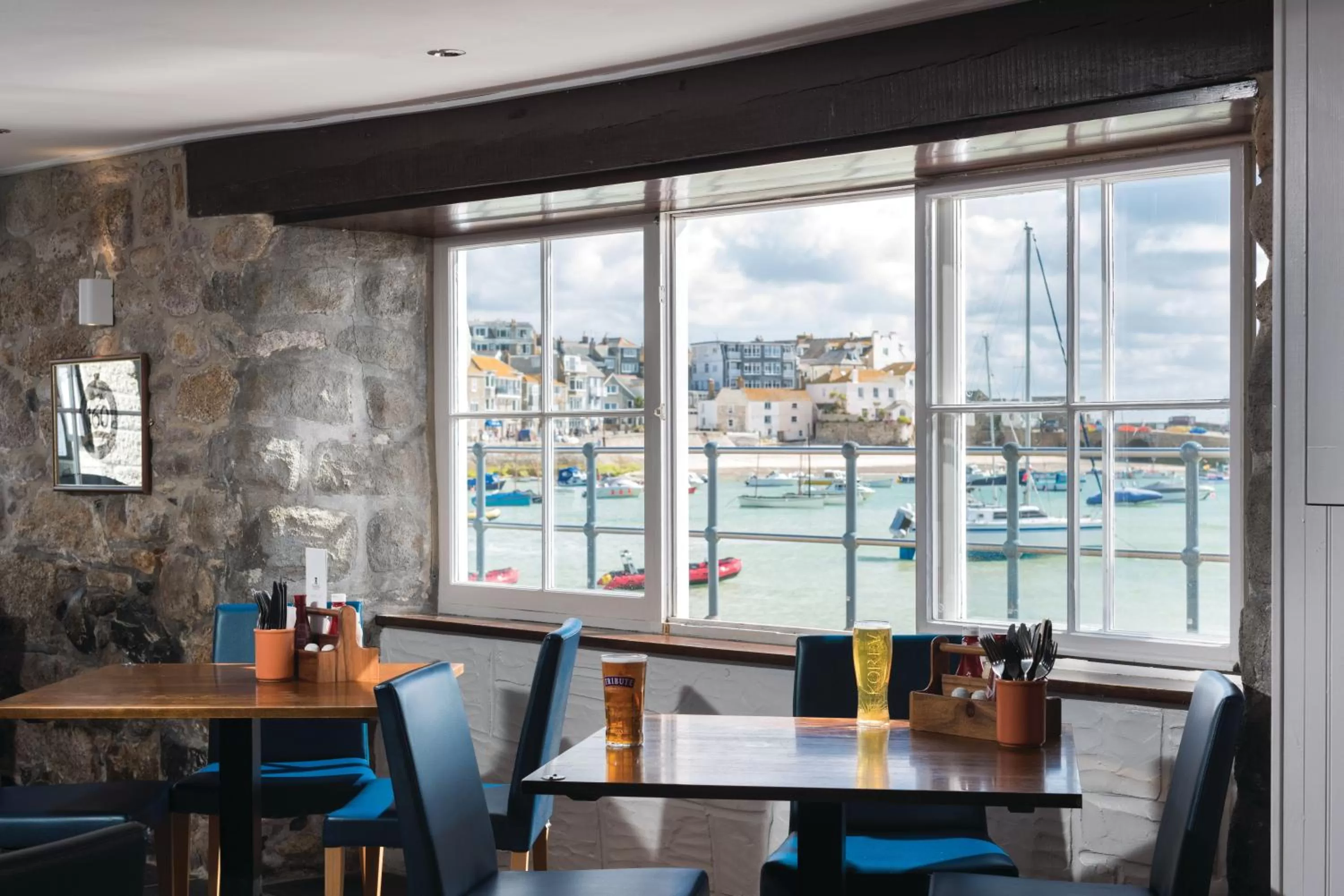 Dining area in Lifeboat Inn