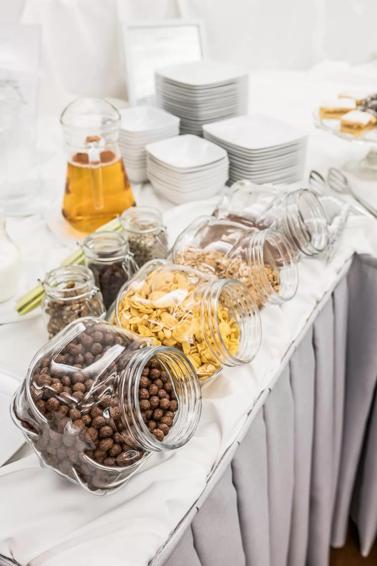 Buffet breakfast in Rezydencja Sienkiewiczówka