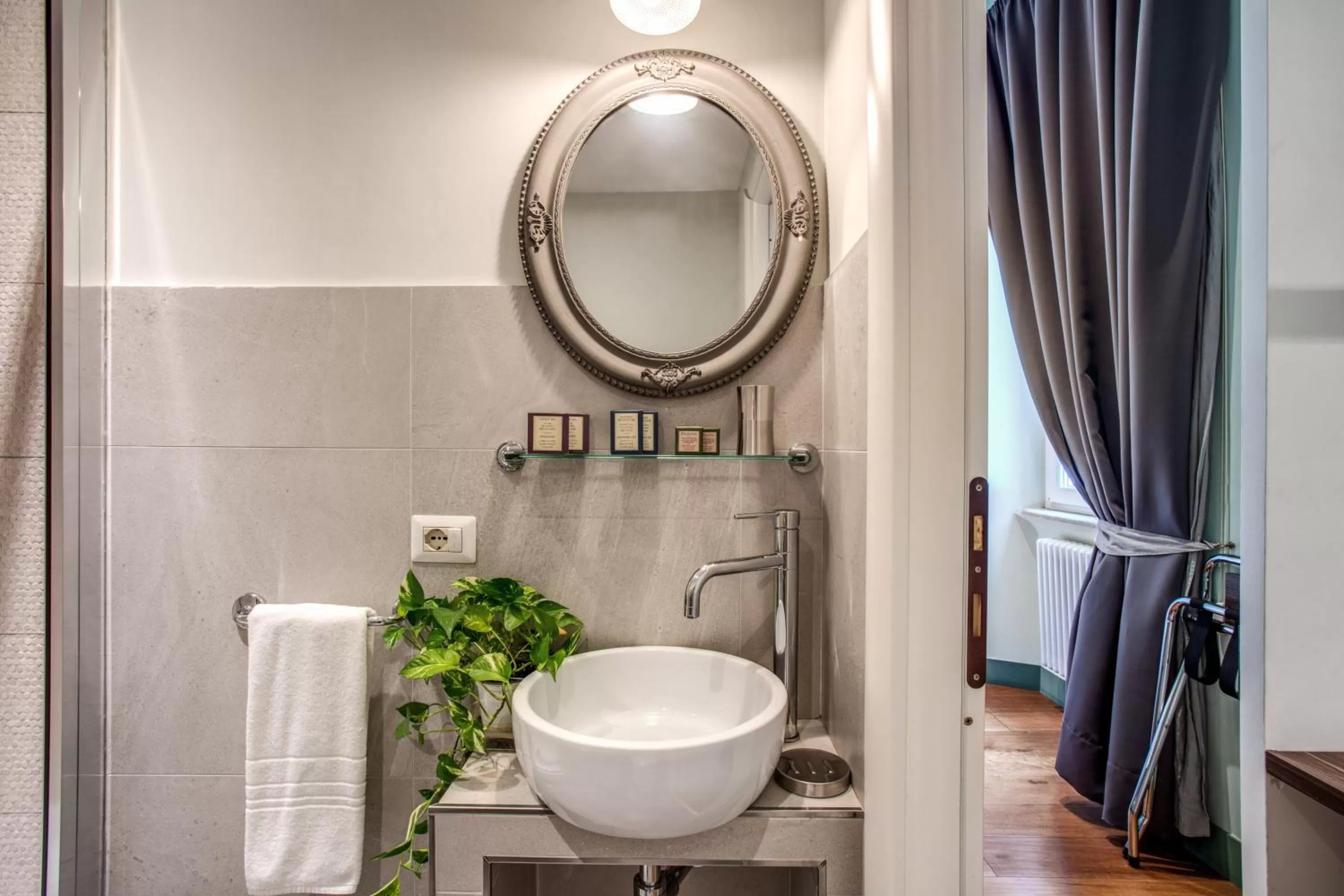 Bathroom in Tree Charme Trilussa