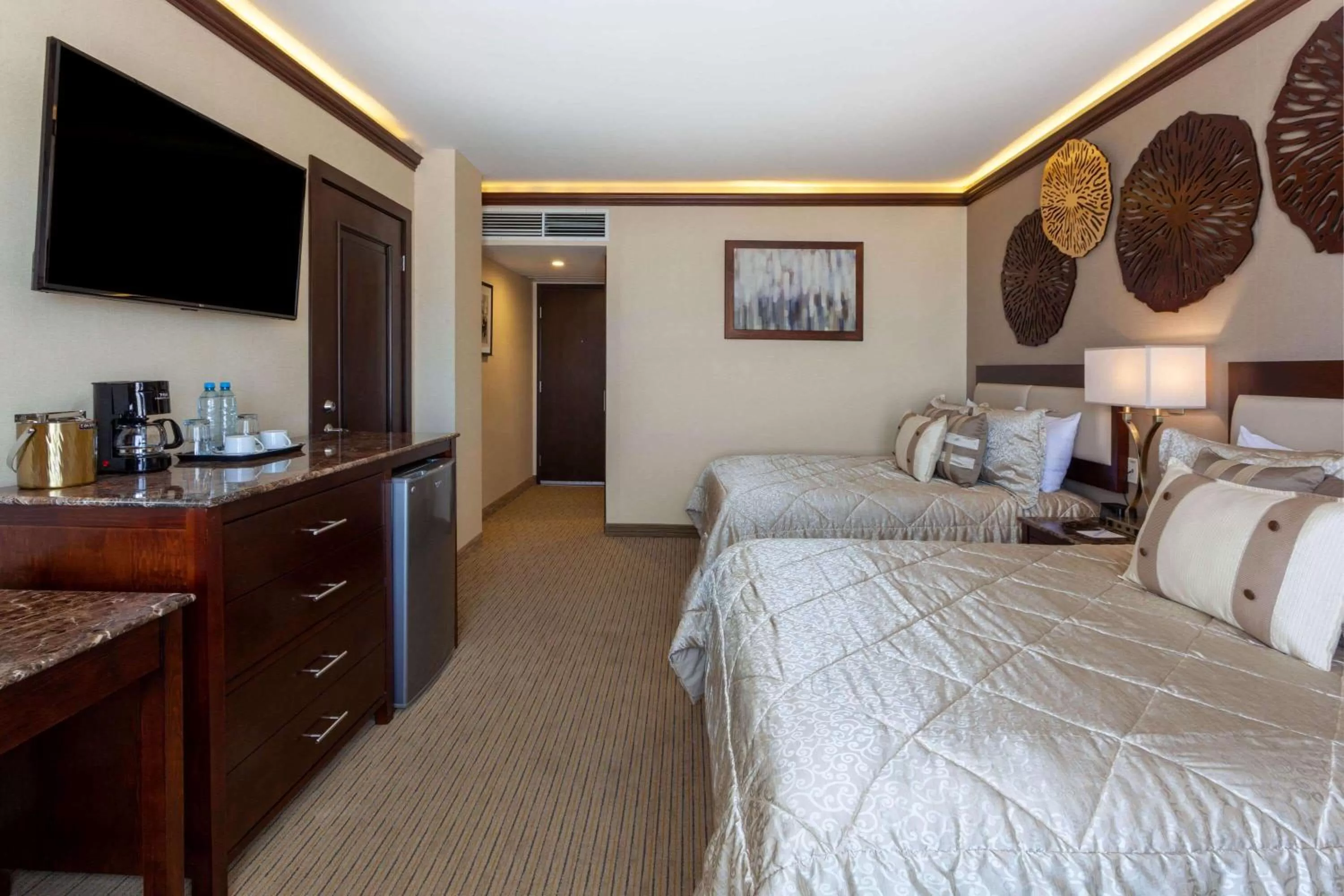 Photo of the whole room, Bed in Wyndham Torreon