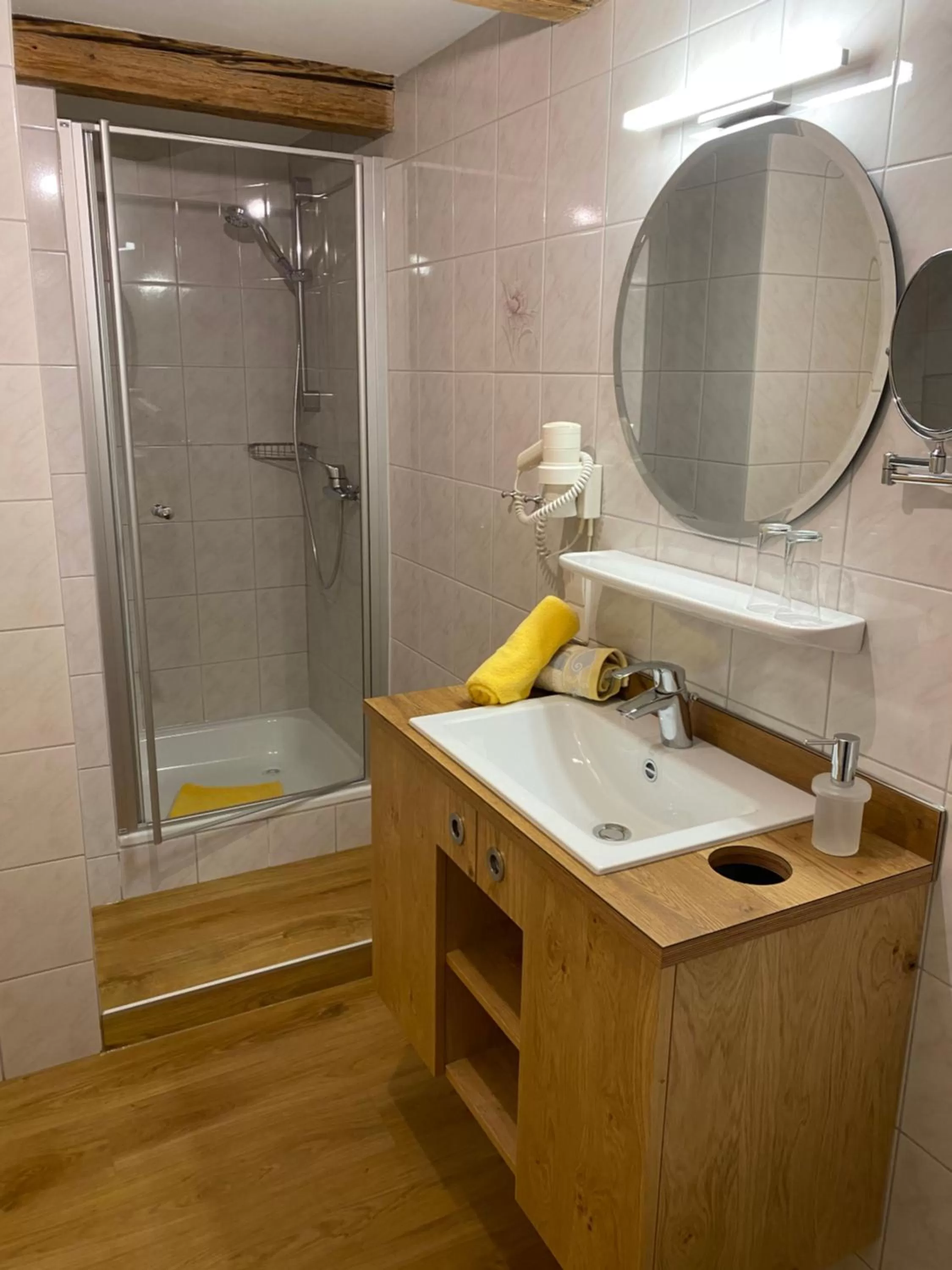 Bathroom in Gasthof - Pension - Adler