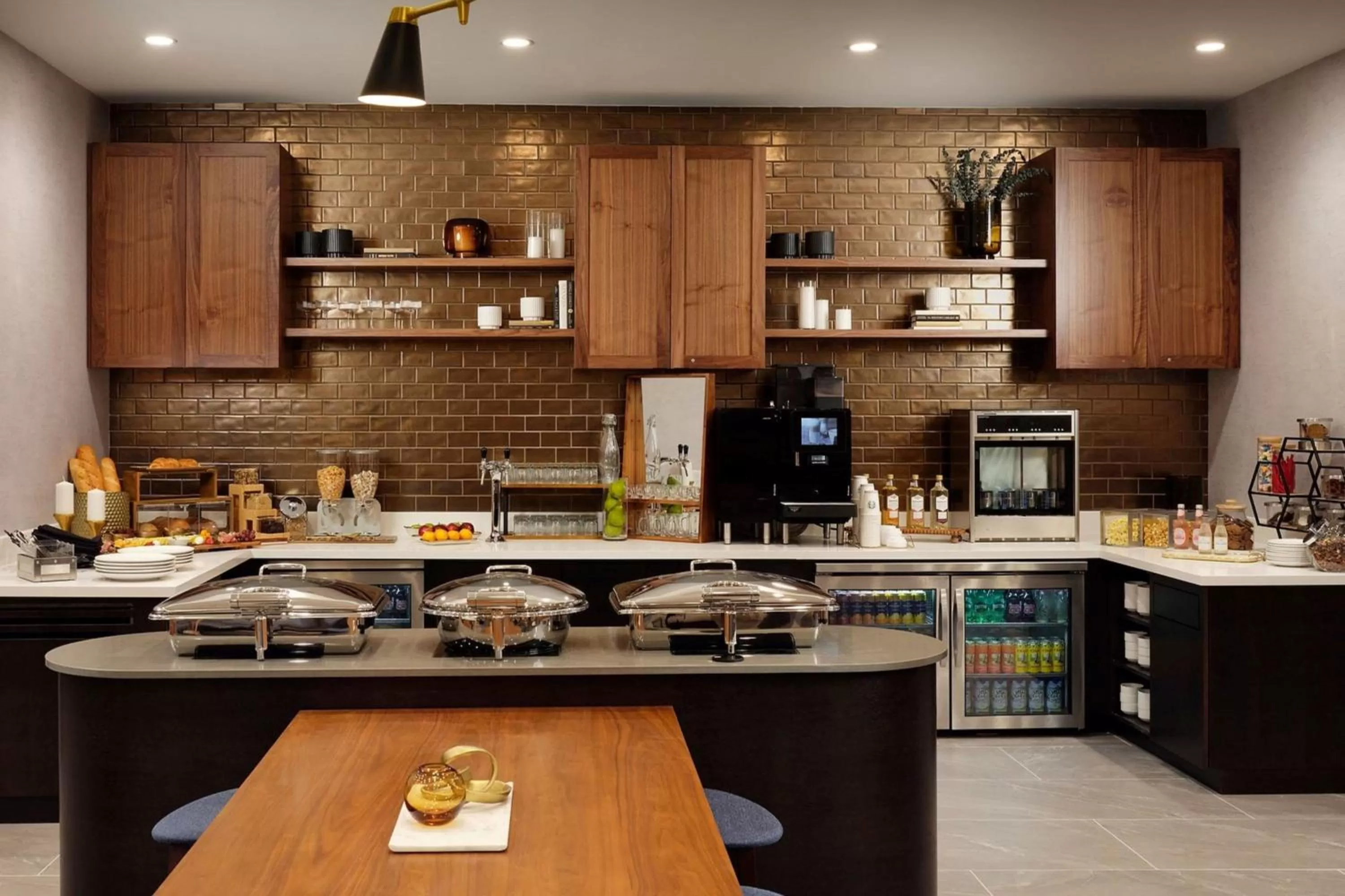 Restaurant/places to eat in Sheraton Grand Rapids Airport Hotel