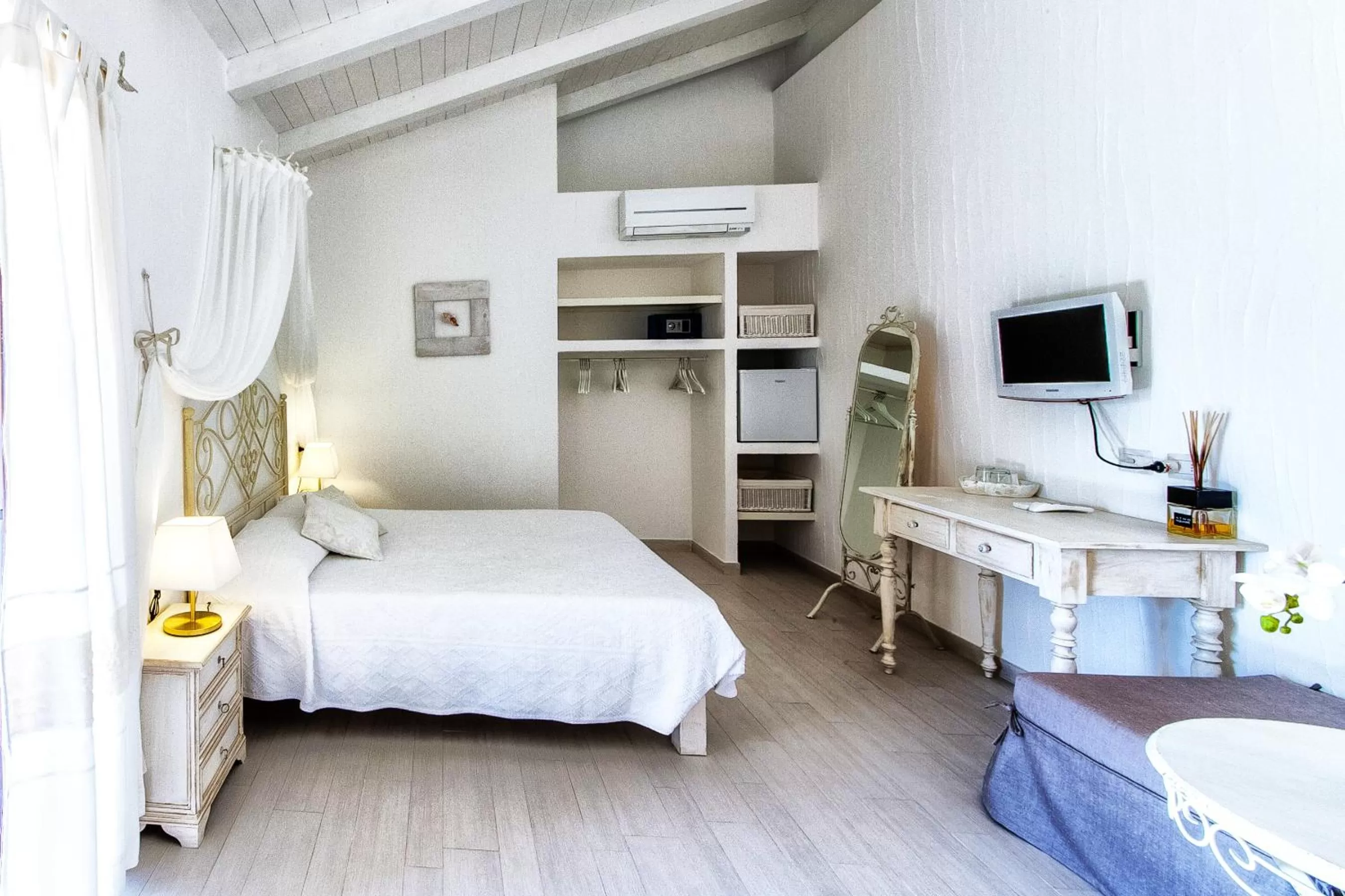 Photo of the whole room, Bed in Cento Ulivi B&B