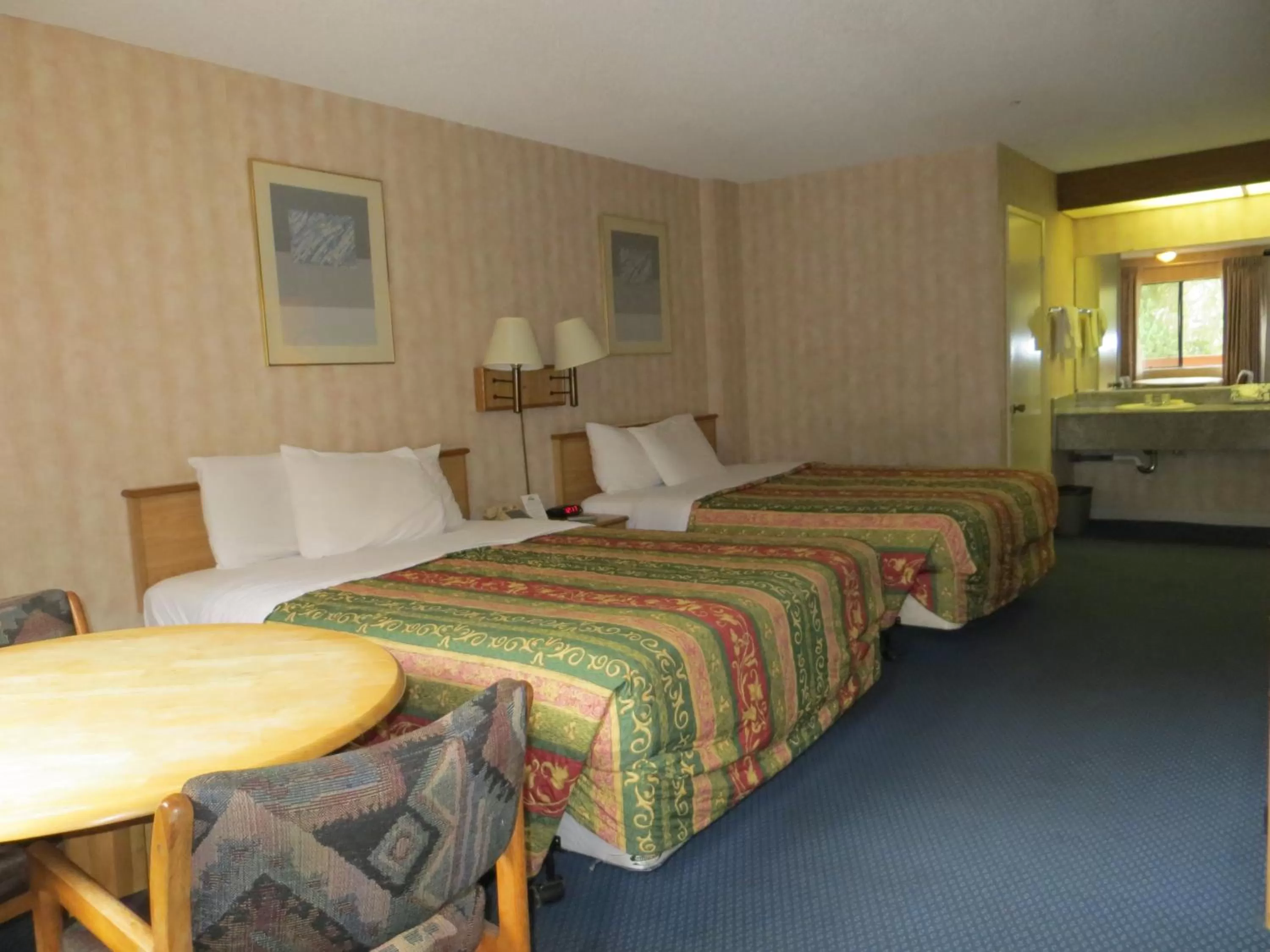 Bedroom, Bed in Days Inn by Wyndham Anaheim West