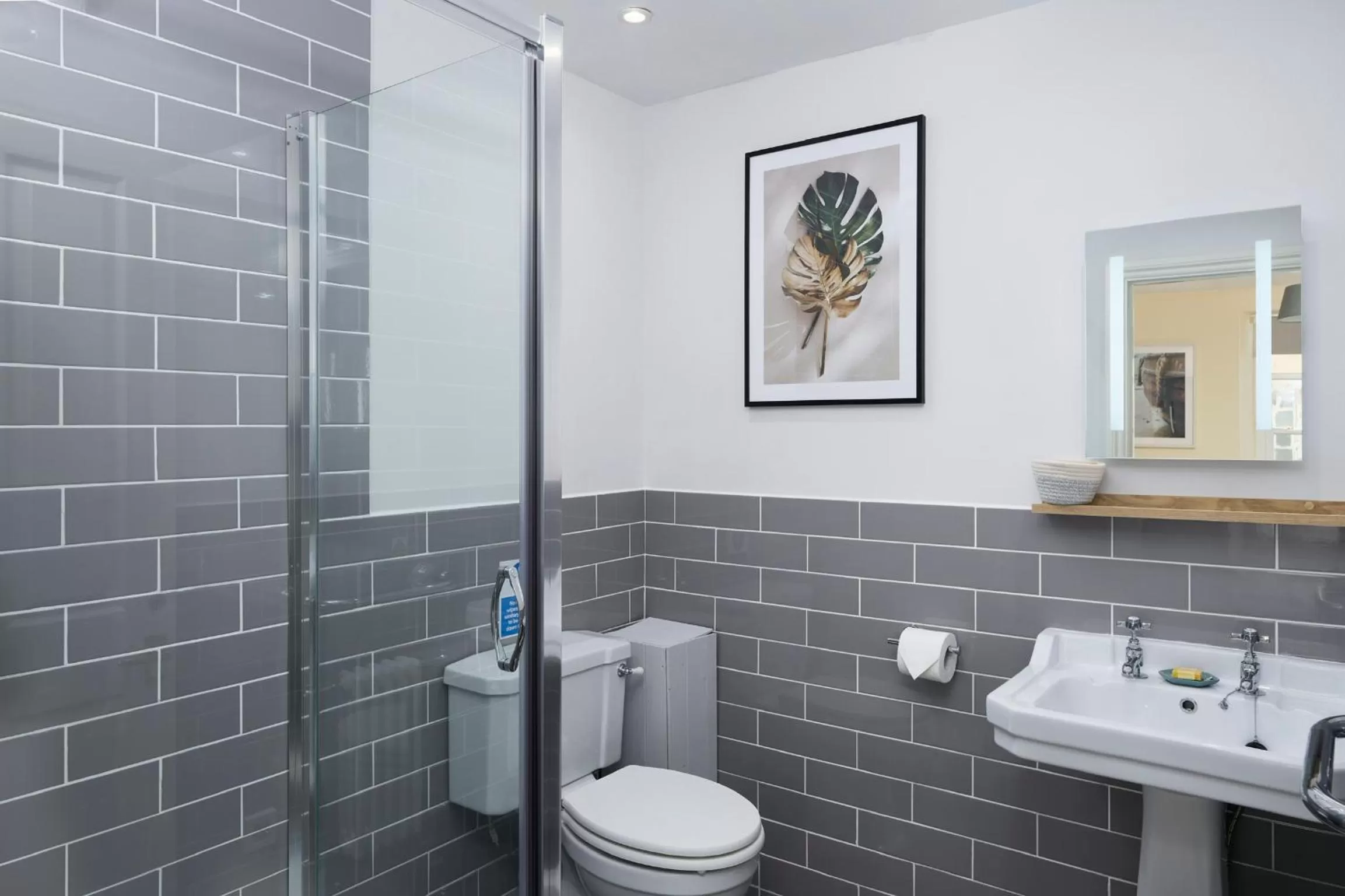 Bathroom in The White Hart Hotel