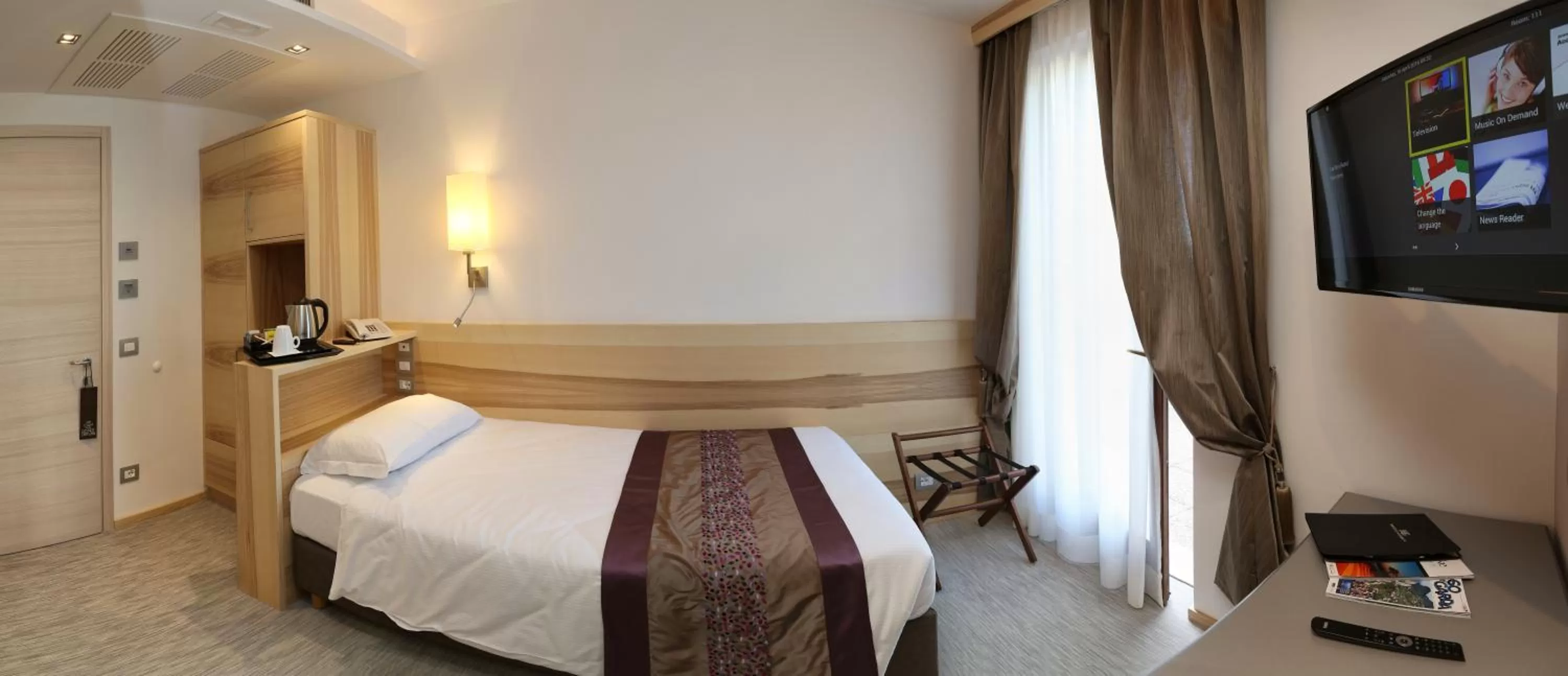 TV and multimedia, Bed in Hotel Garden