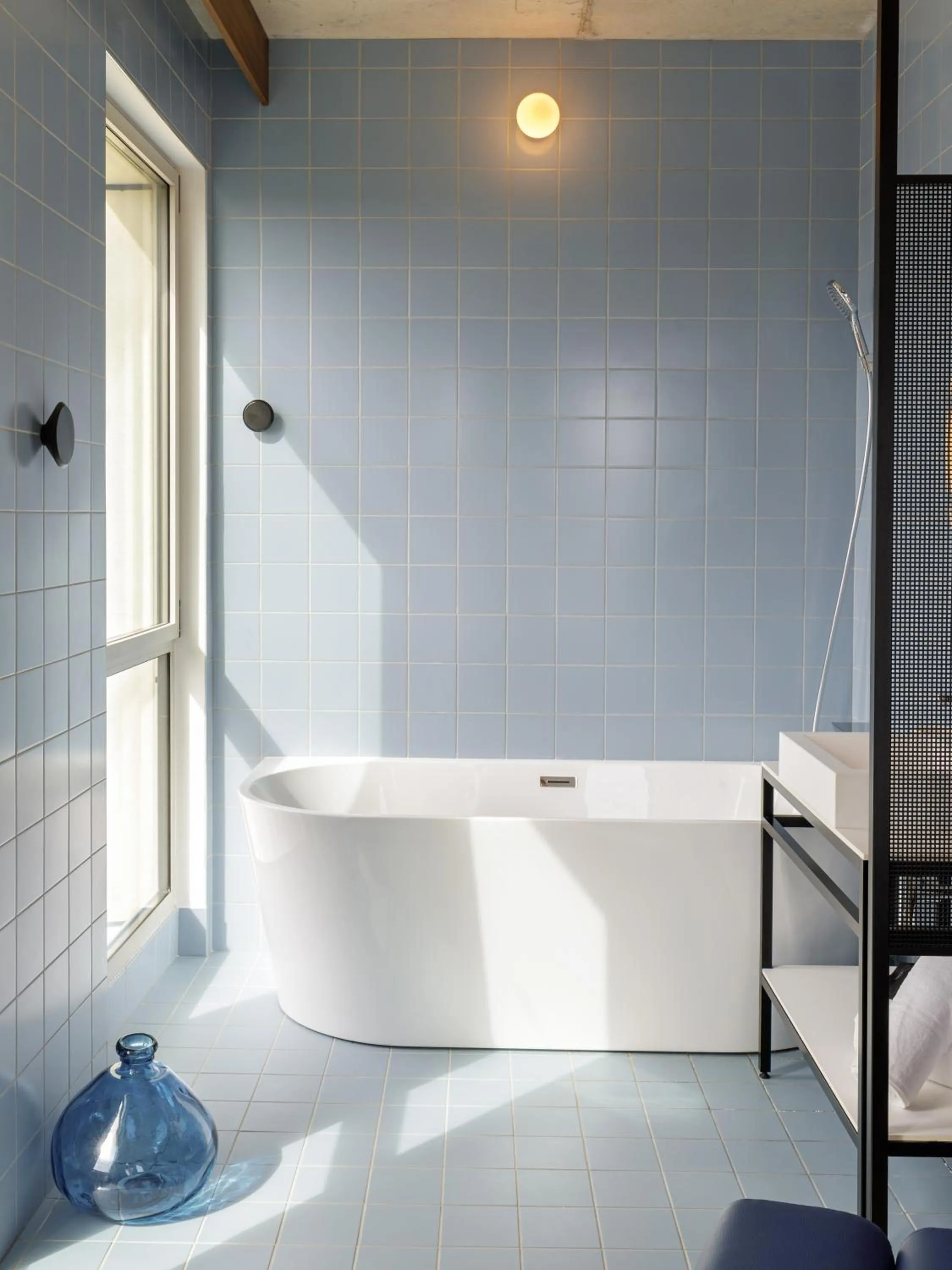 Bathroom, Bed in JOST Hôtel Bordeaux Centre Gare Saint Jean