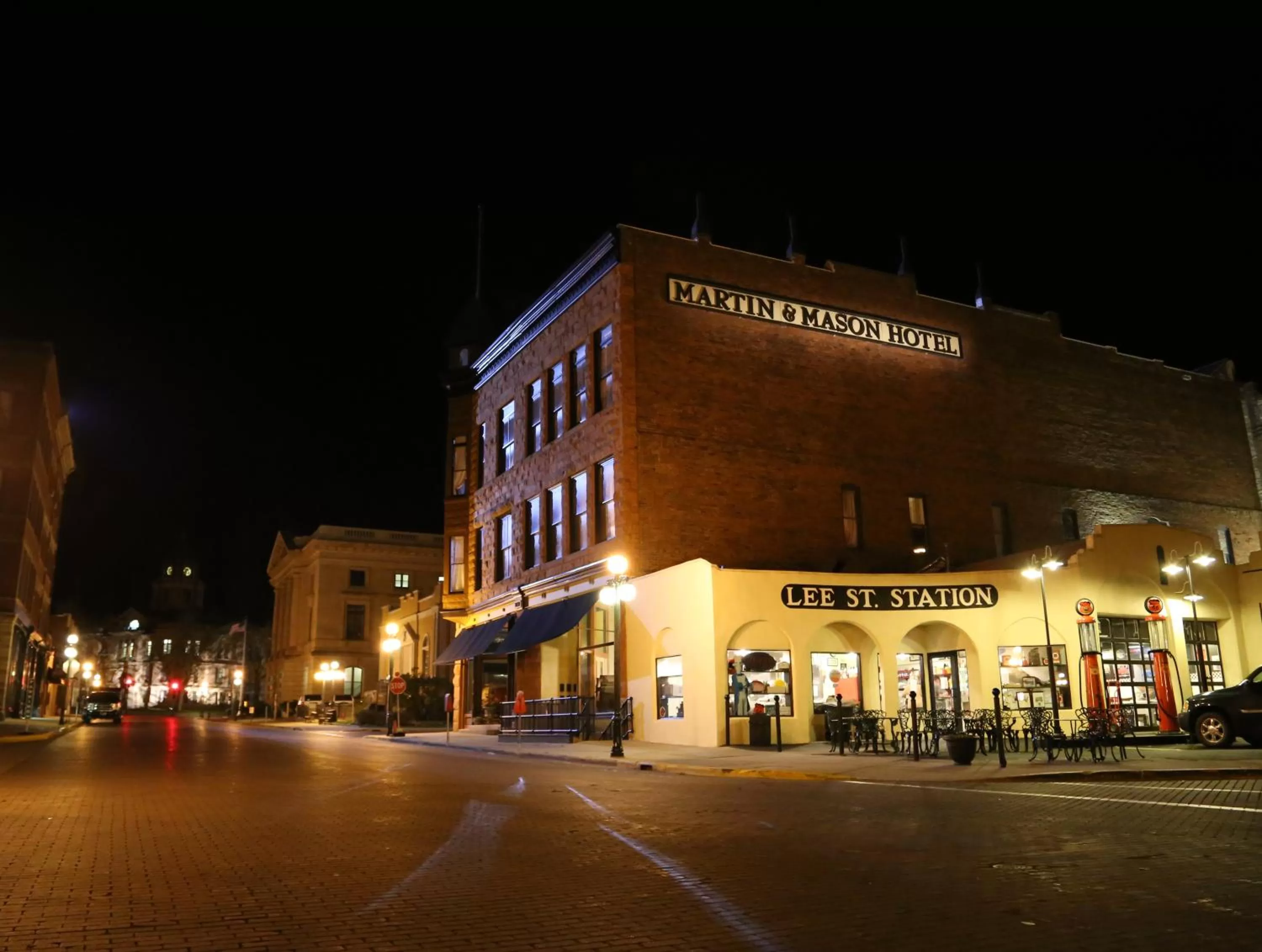 Martin & Mason Hotel