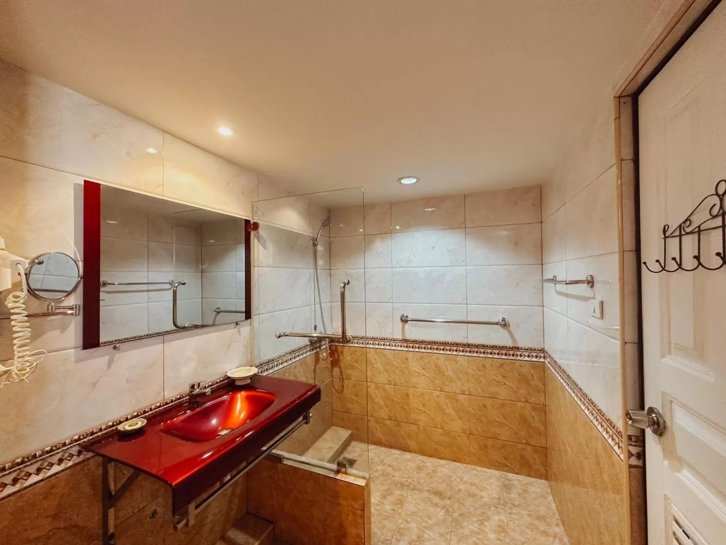 Bathroom in Hotel De Khuvieng