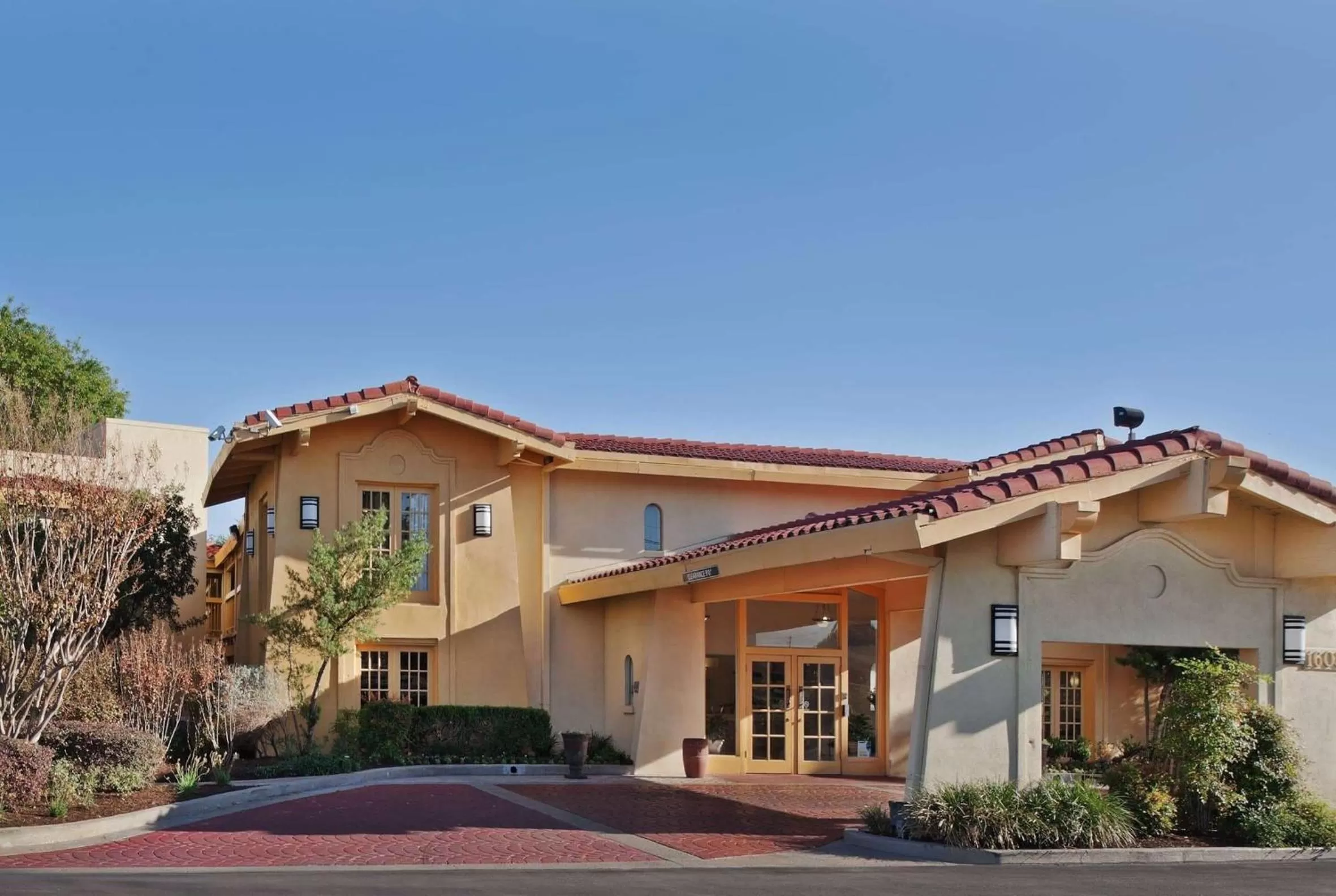 Property building in La Quinta Inn by Wyndham Austin Oltorf