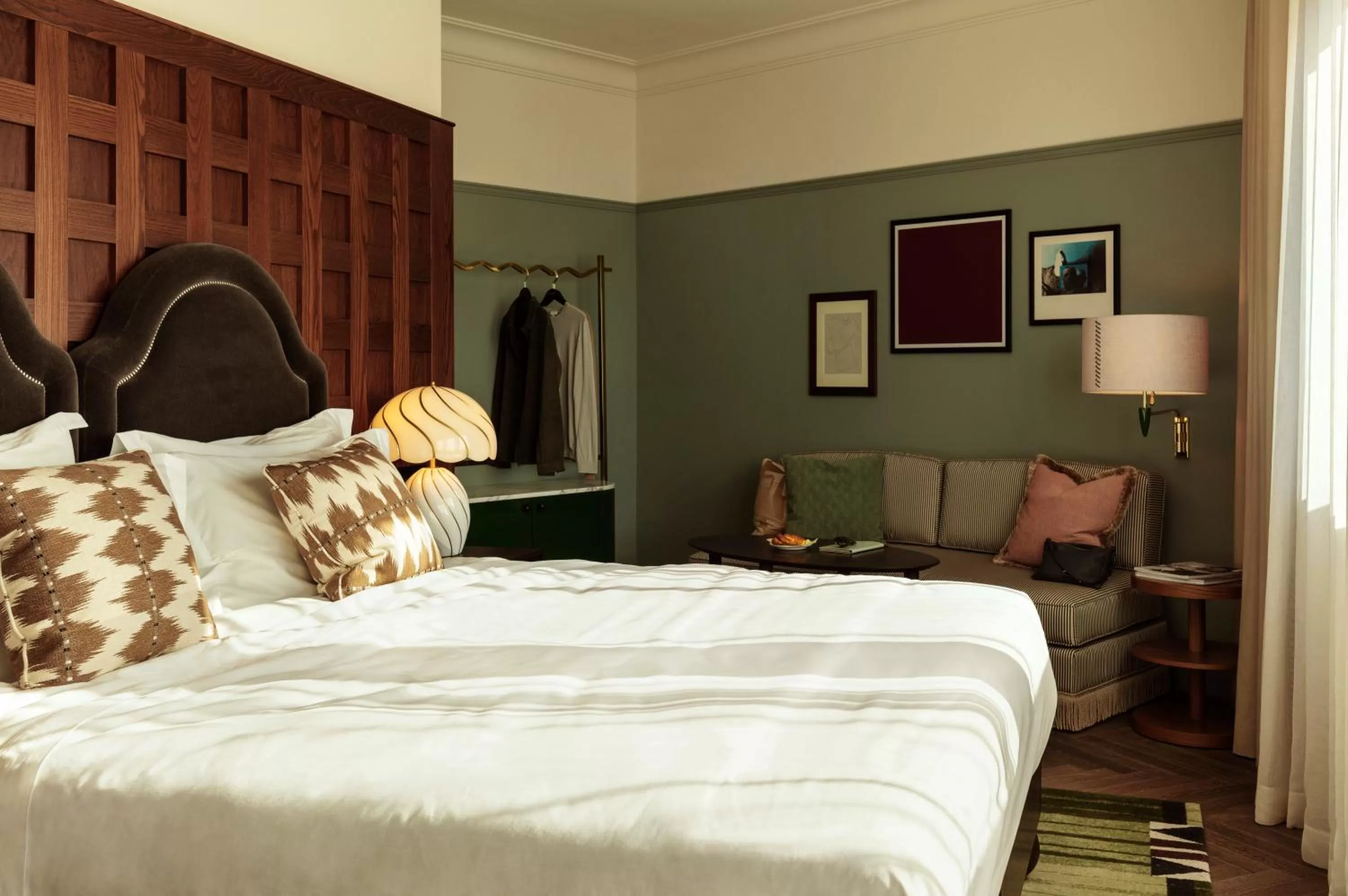 Seating area, Bed in The Hoxton, Rome