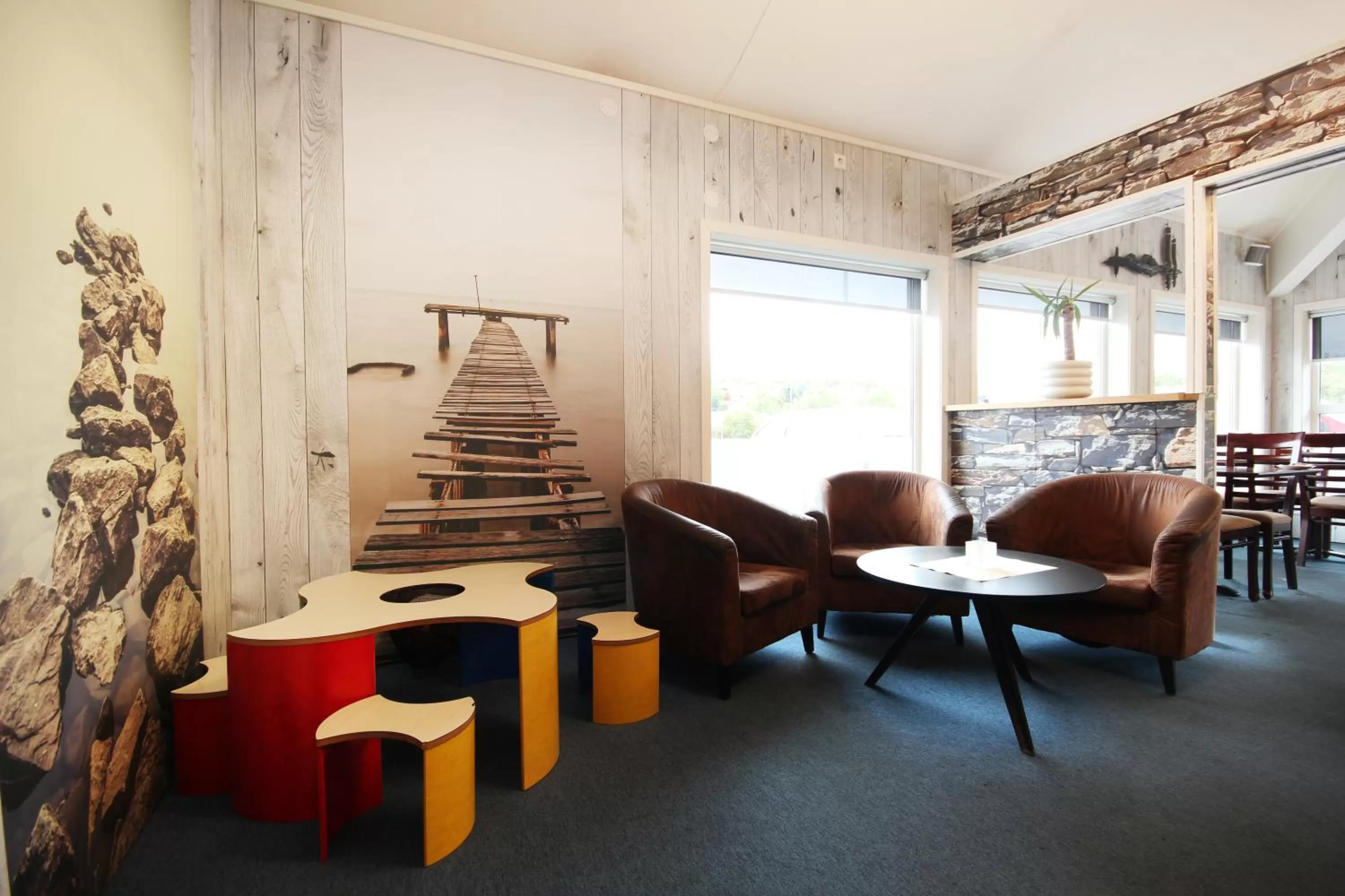 Seating area in Napoli Resturant & Hotell AS