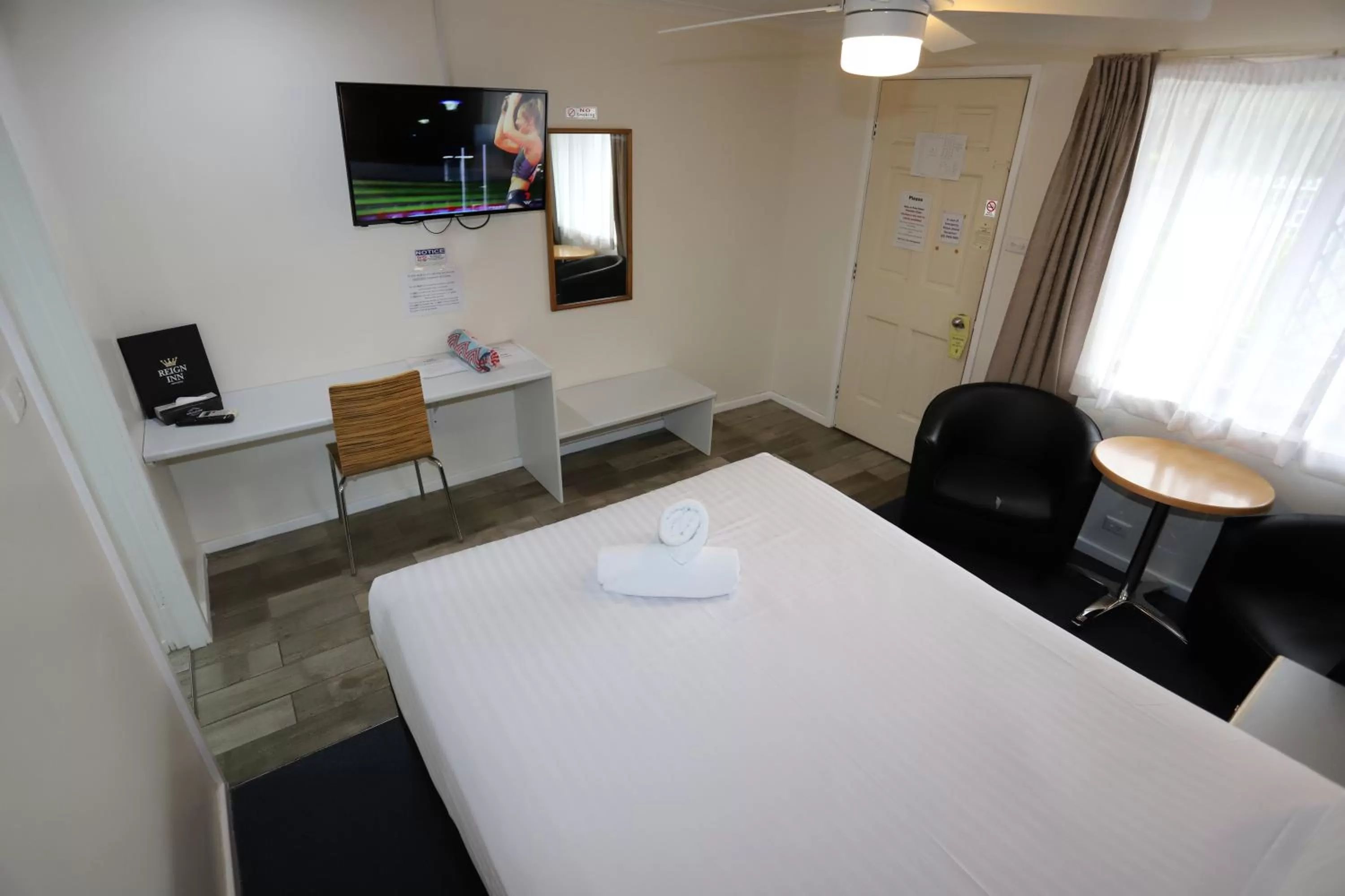 Bed in Reign Inn Newcastle