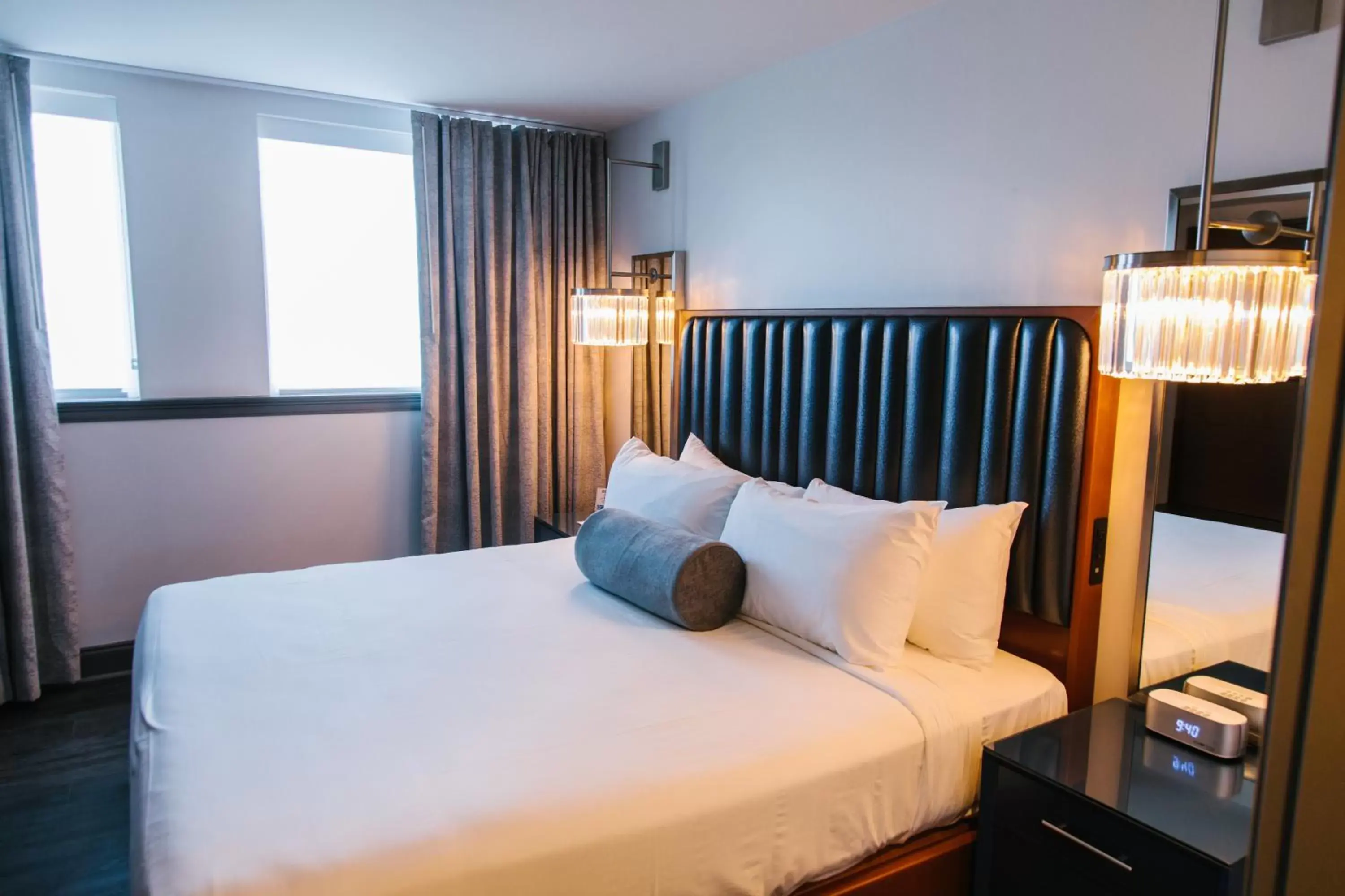 King Deluxe Suite in Hotel Legends King Deluxe Suite in Hotel Legends