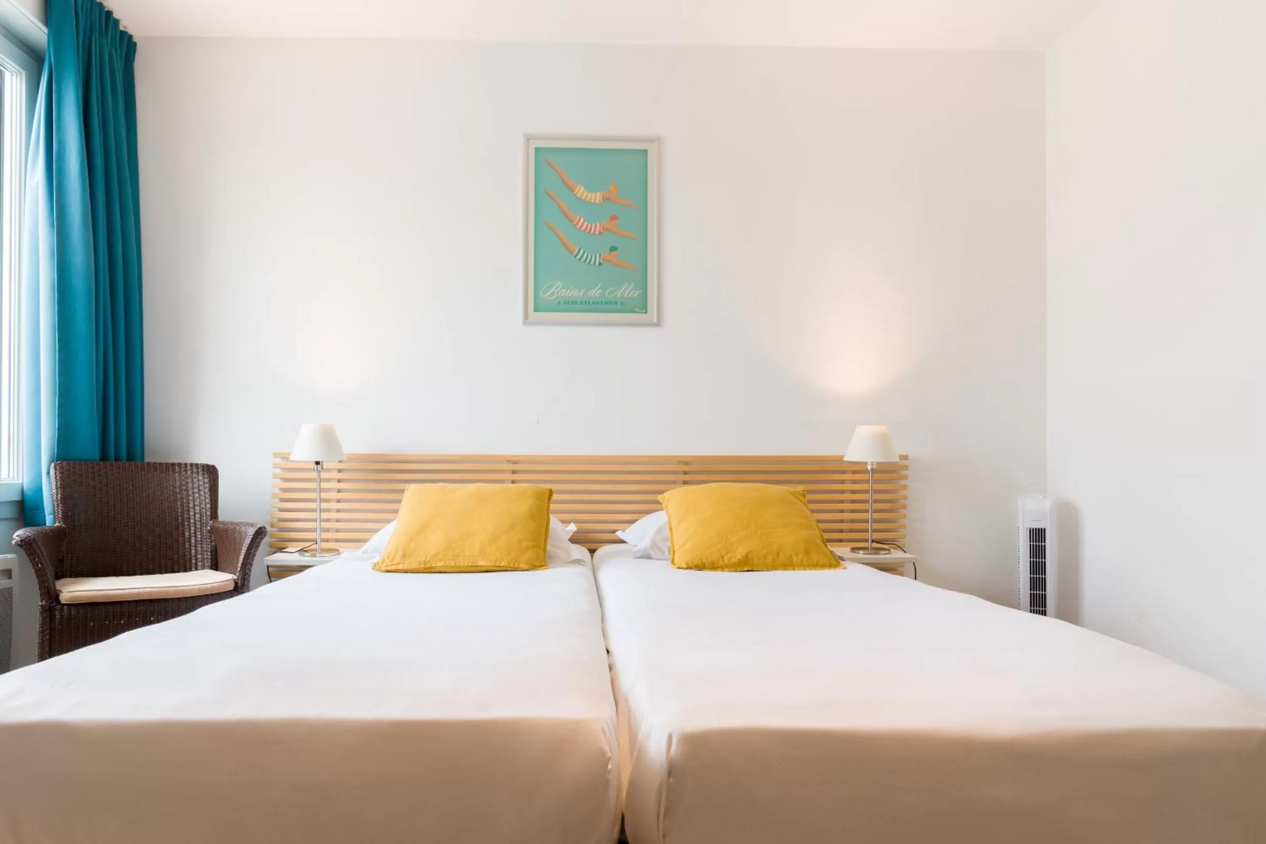 Photo of the whole room, Bed in Appart'hotel Victoria Garden Pau