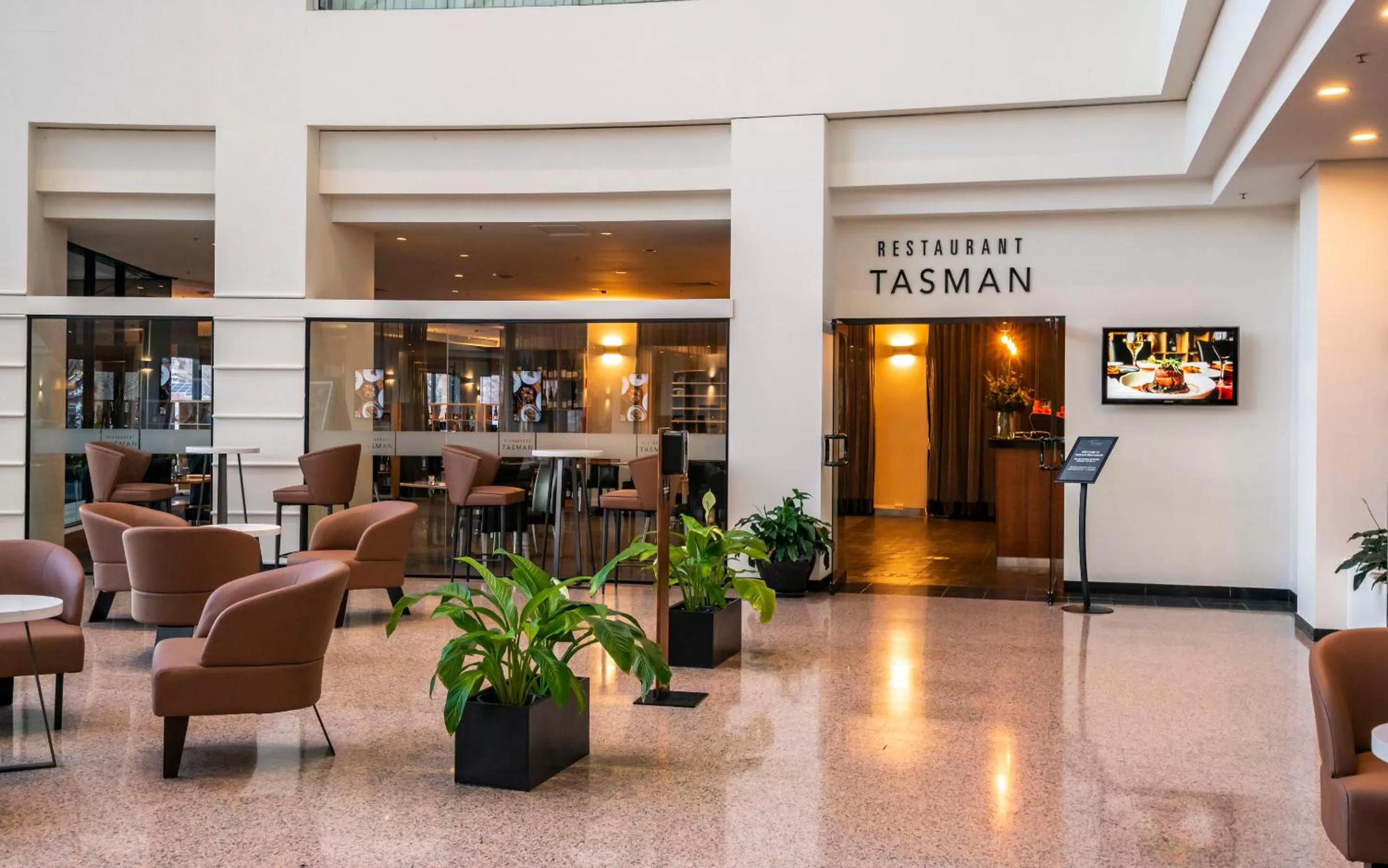 Restaurant/places to eat in Hotel Grand Chancellor Hobart