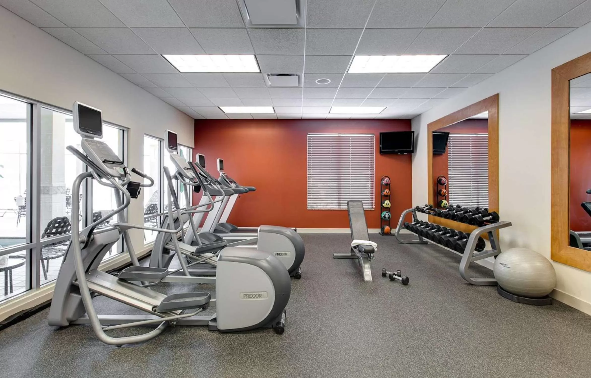 Fitness centre/facilities in Hilton Garden Inn Naperville/Warrenville