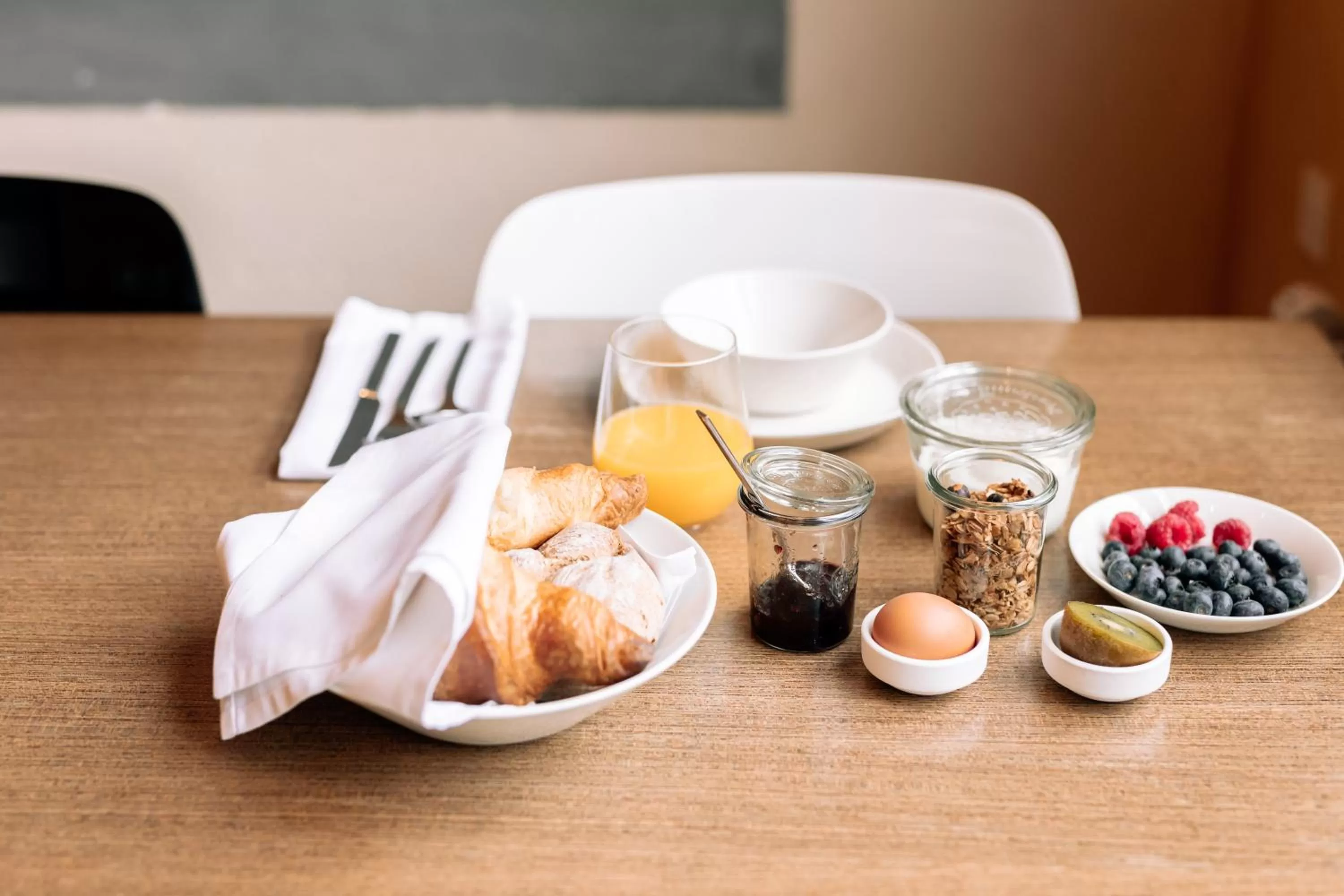 Restaurant/places to eat in Asgard Hotel