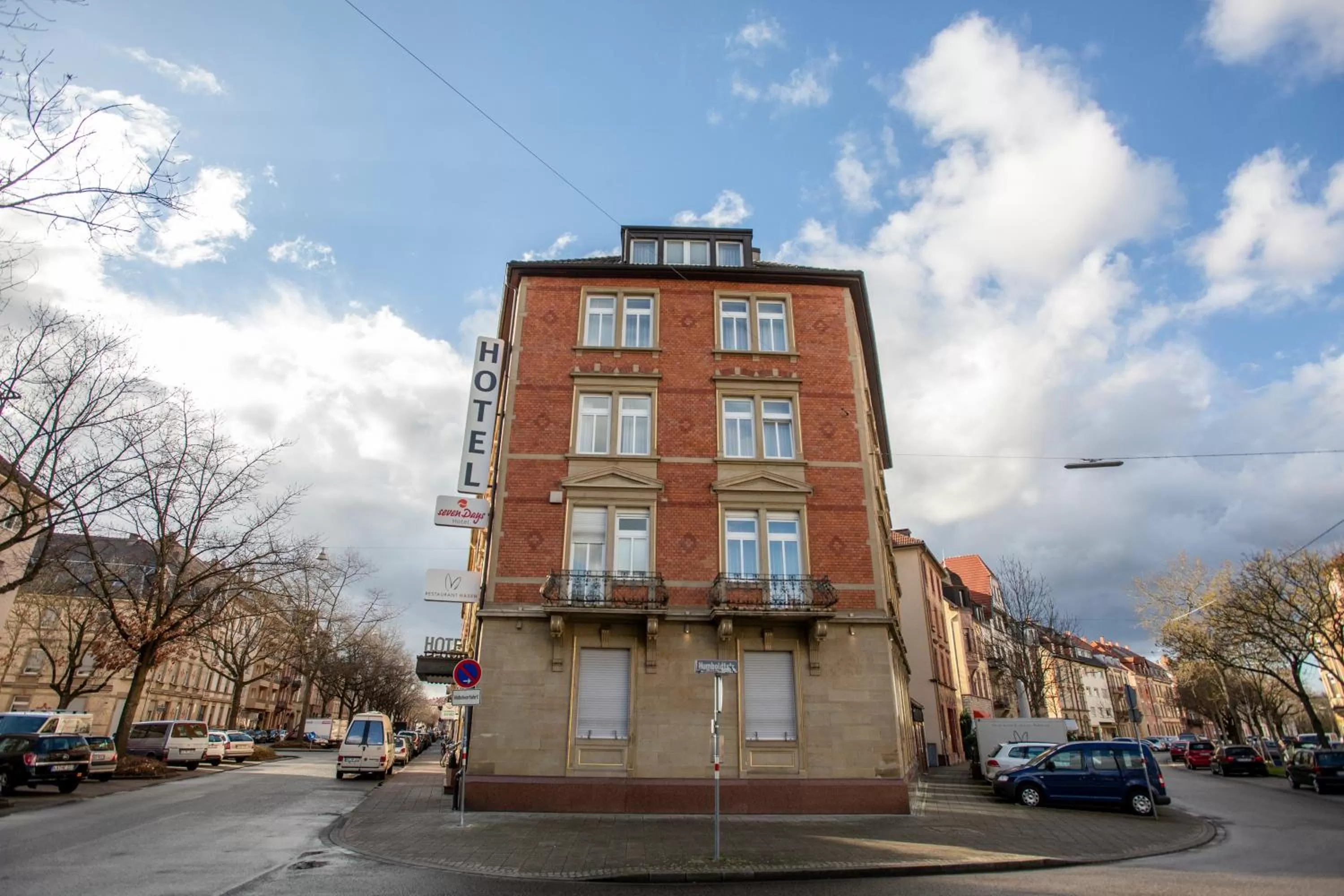 Property building in sevenDays Hotel Karlsruhe