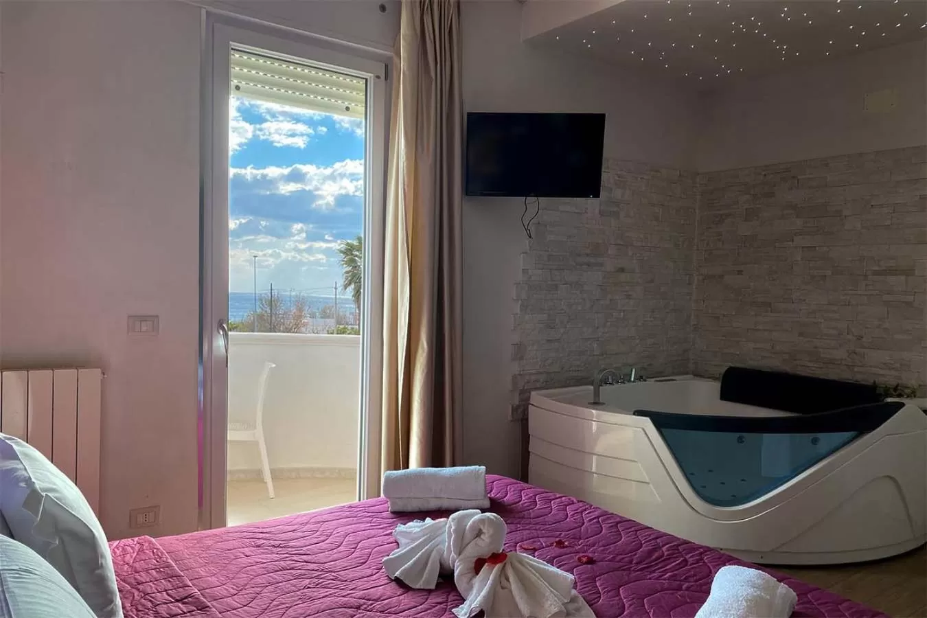 Hot Tub, Bed in BlueBay Residence Resort