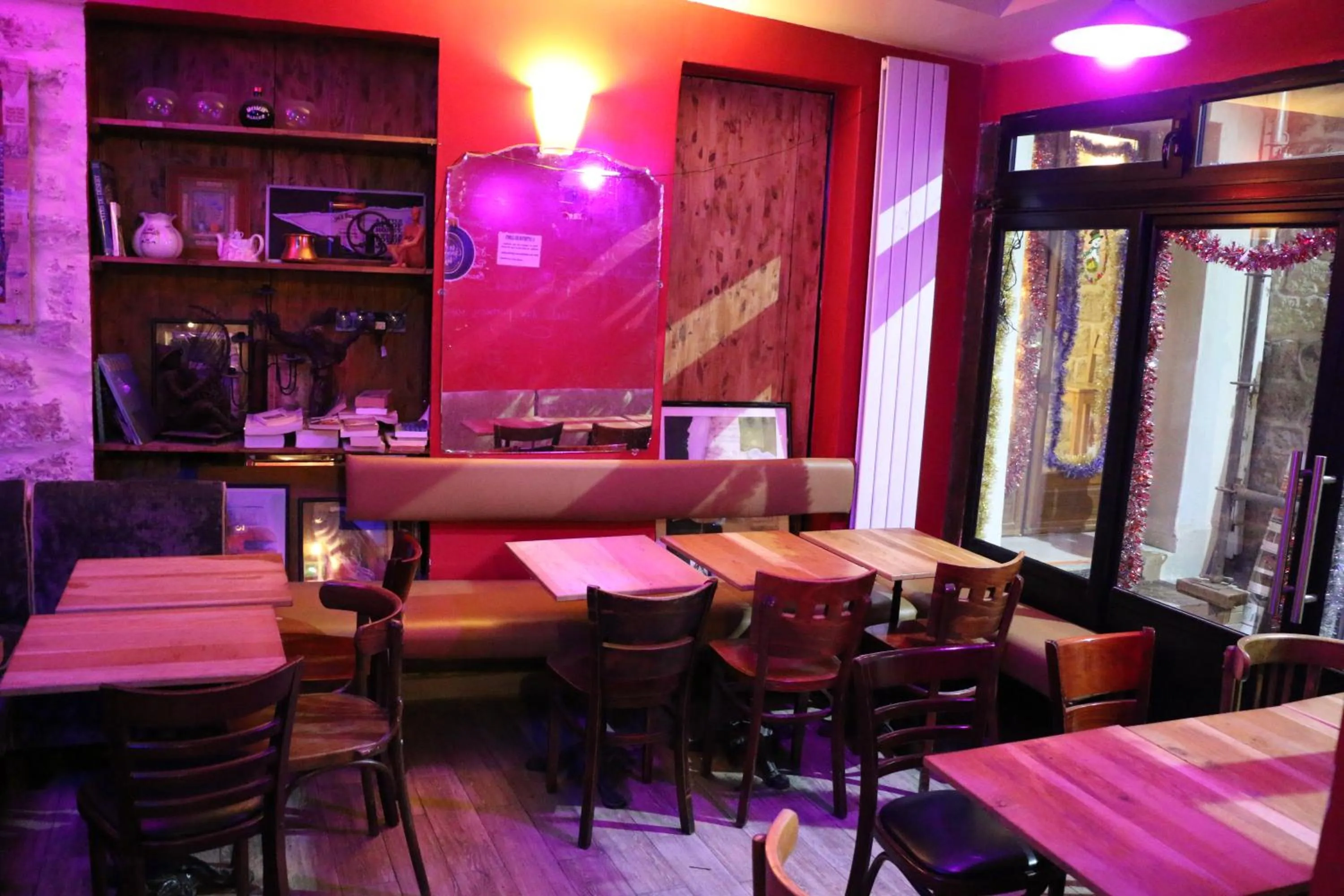 Lounge or bar in Grand Hôtel de Clermont