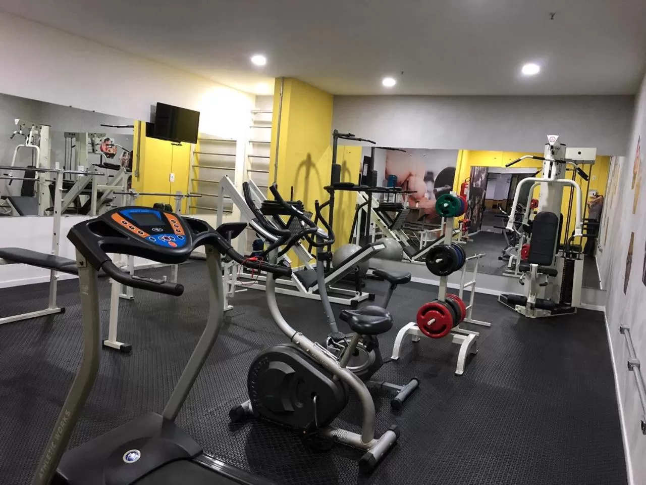 Fitness centre/facilities in Arrey Executive Hotel