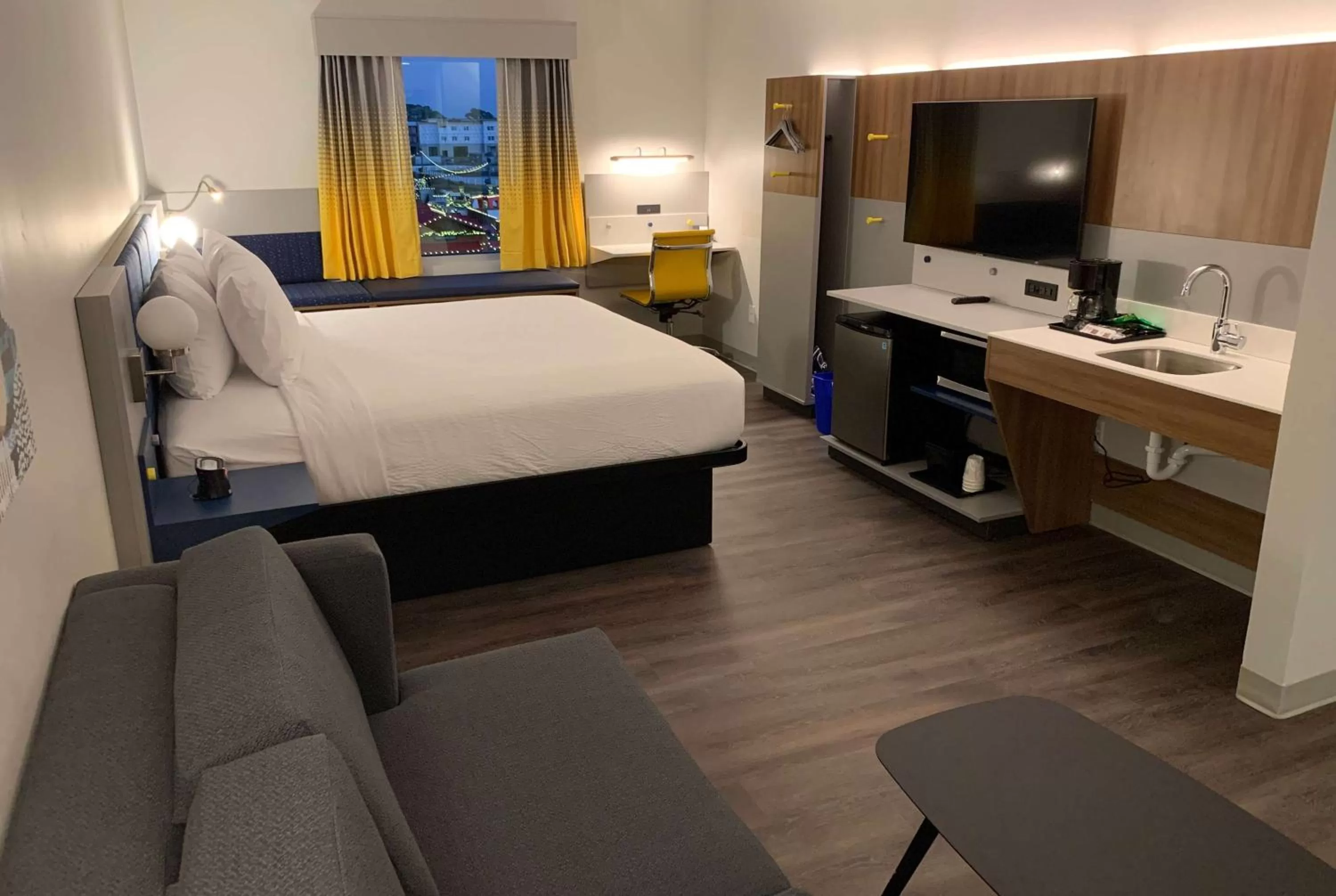 Photo of the whole room, Bed in Microtel Inn & Suites by Wyndham Rehoboth Beach