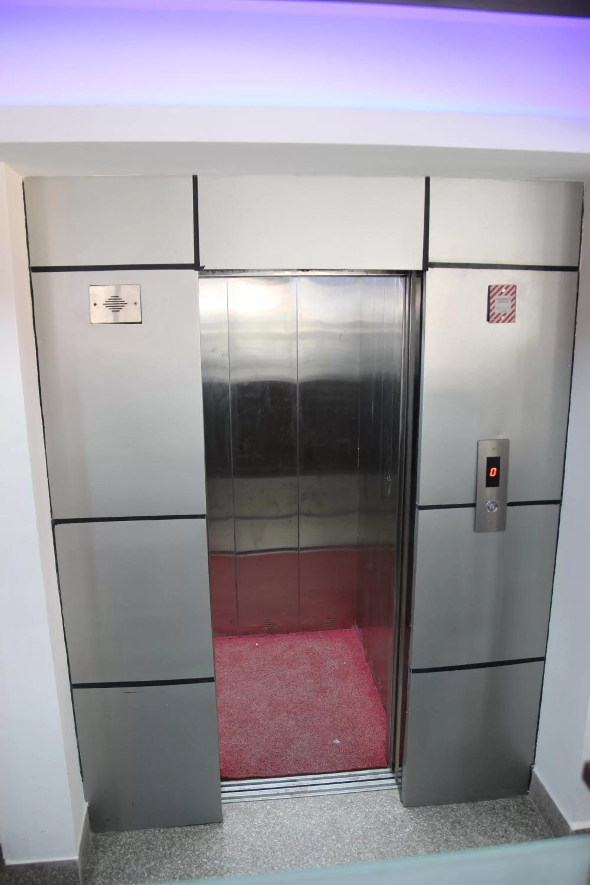 Area and facilities in Hotel Everest Nepal