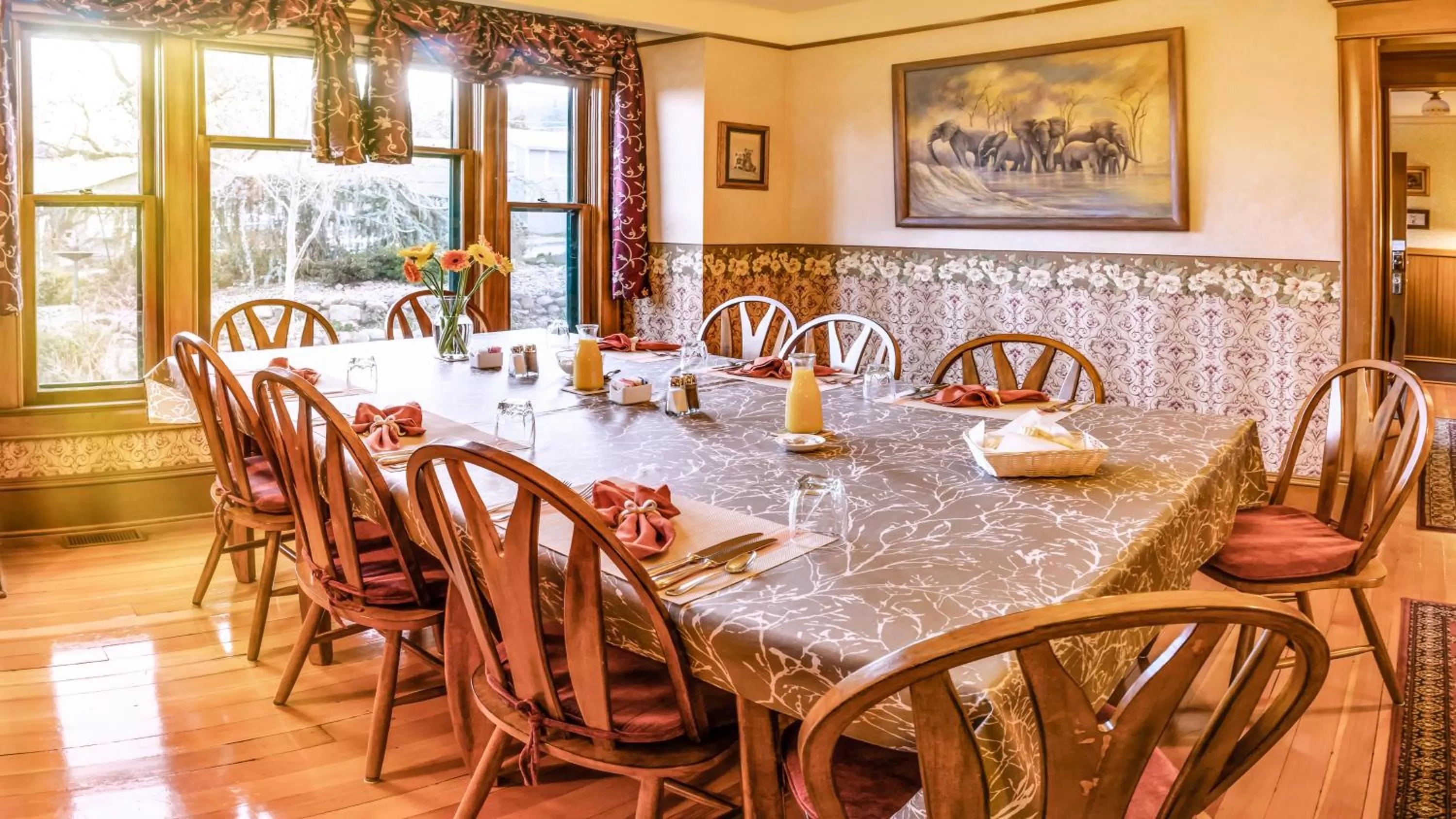 Dining area in Abigail's Bed and Breakfast Inn