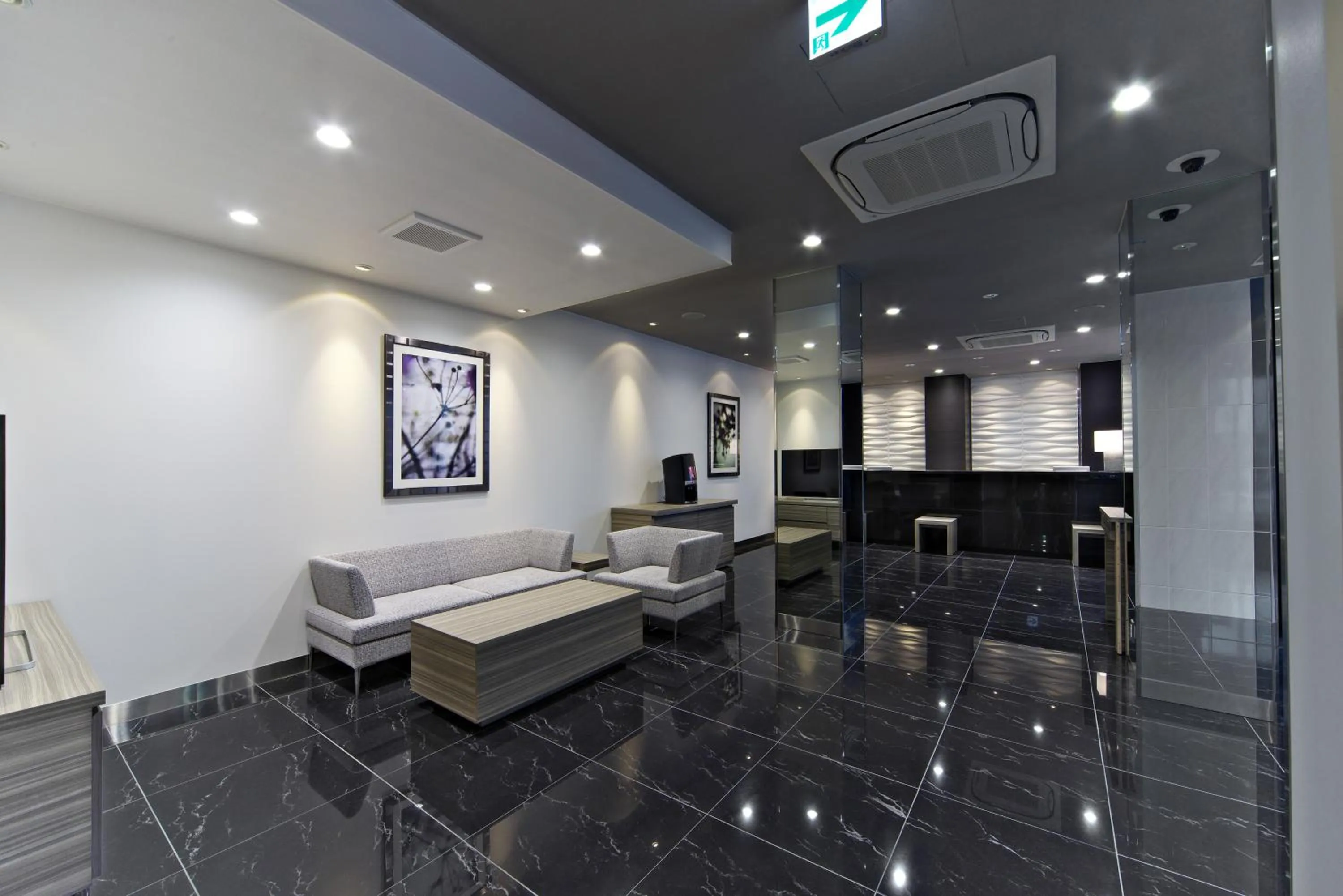 Lobby or reception in Shizutetsu Hotel Prezio Numazu