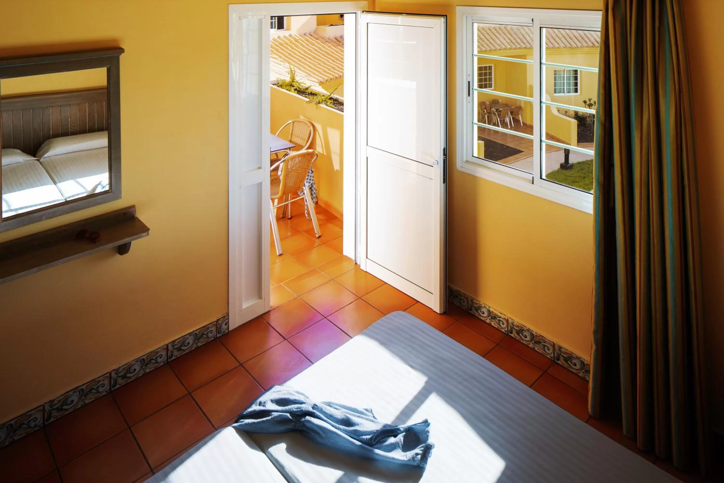 Photo of the whole room, Bed in Royal Suite